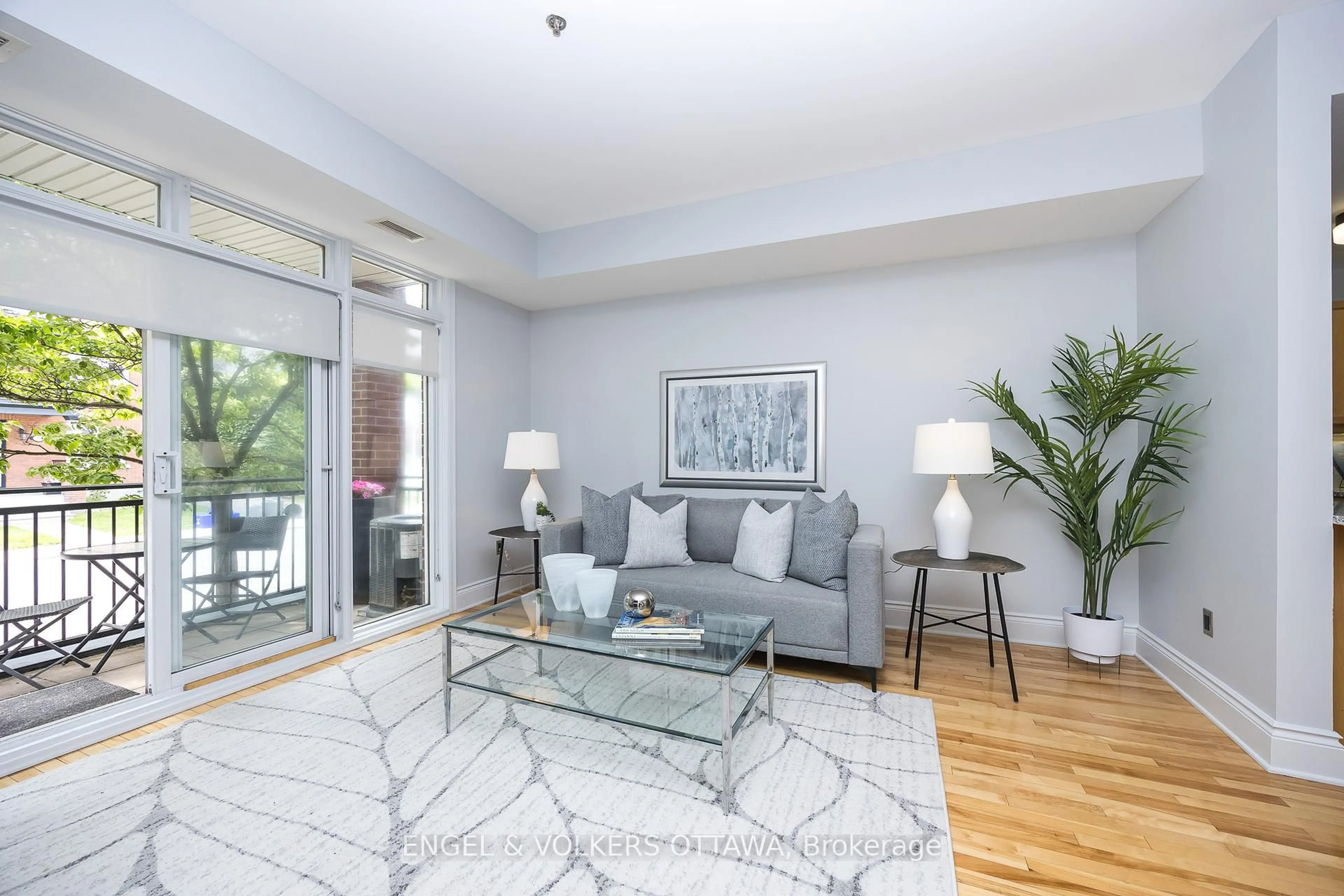 Living room with furniture, unknown for 400 Mcleod St #105, Ottawa Ontario K2P 1A6