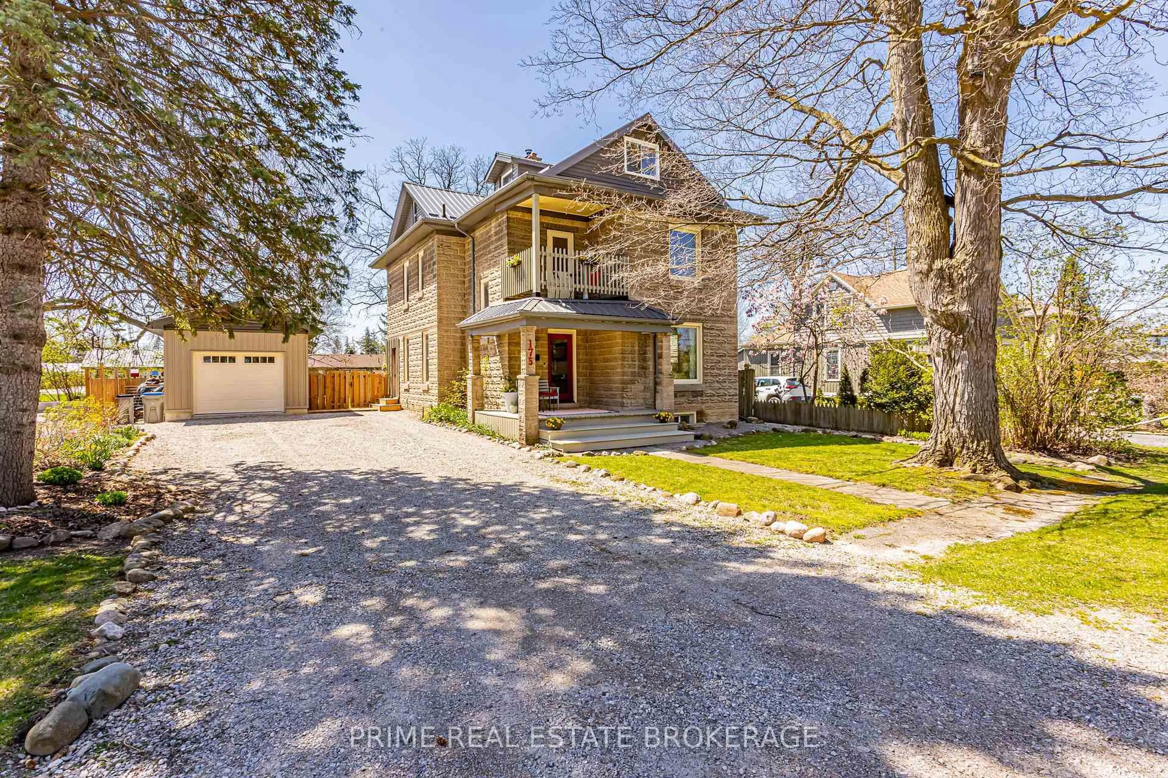 A pic from outside/outdoor area/front of a property/back of a property/a pic from drone, street for 175 Broadway St, North Middlesex Ontario N0M 2K0