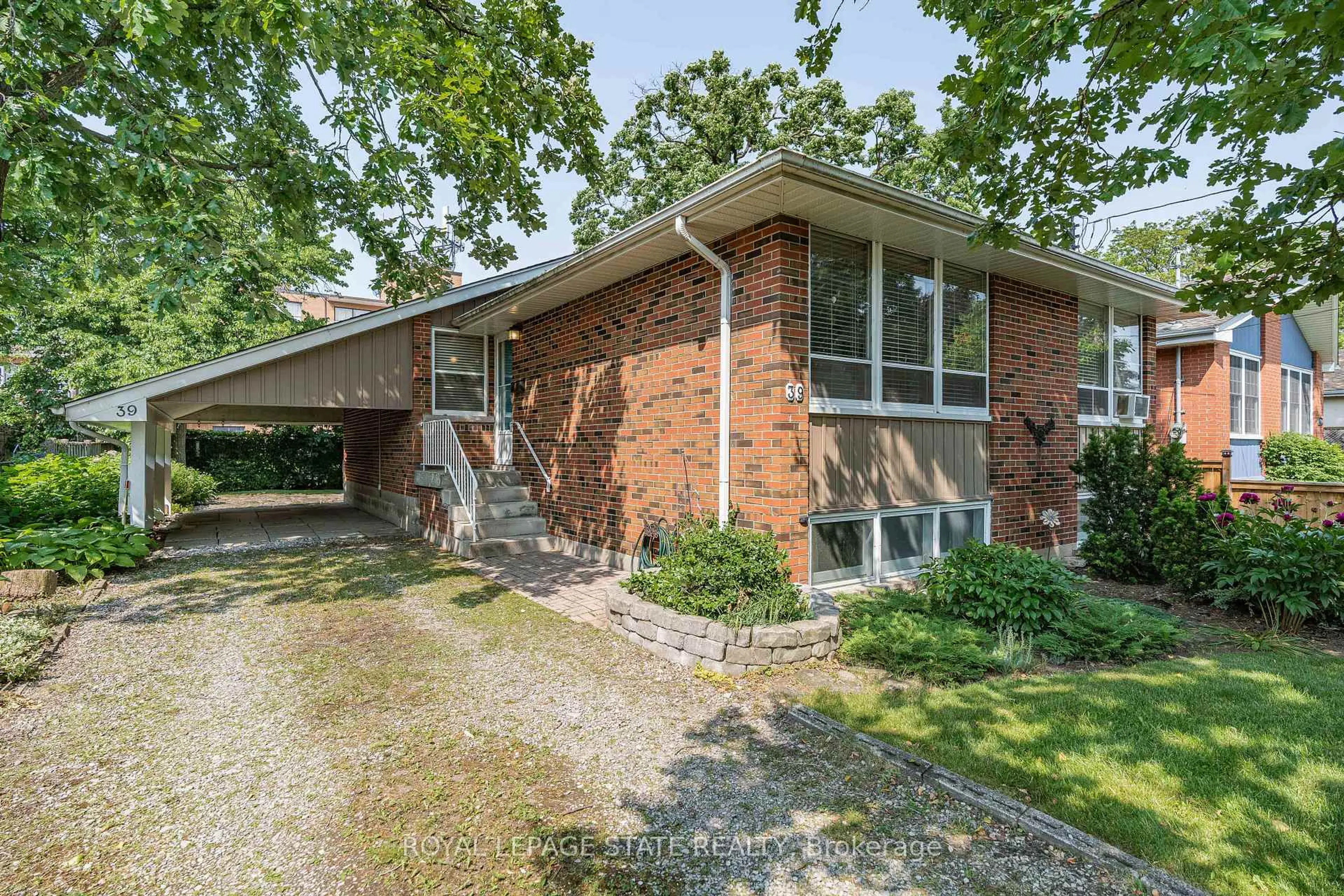 Home with brick exterior material, street for 39 Hardale Cres, Hamilton Ontario L8T 1X7