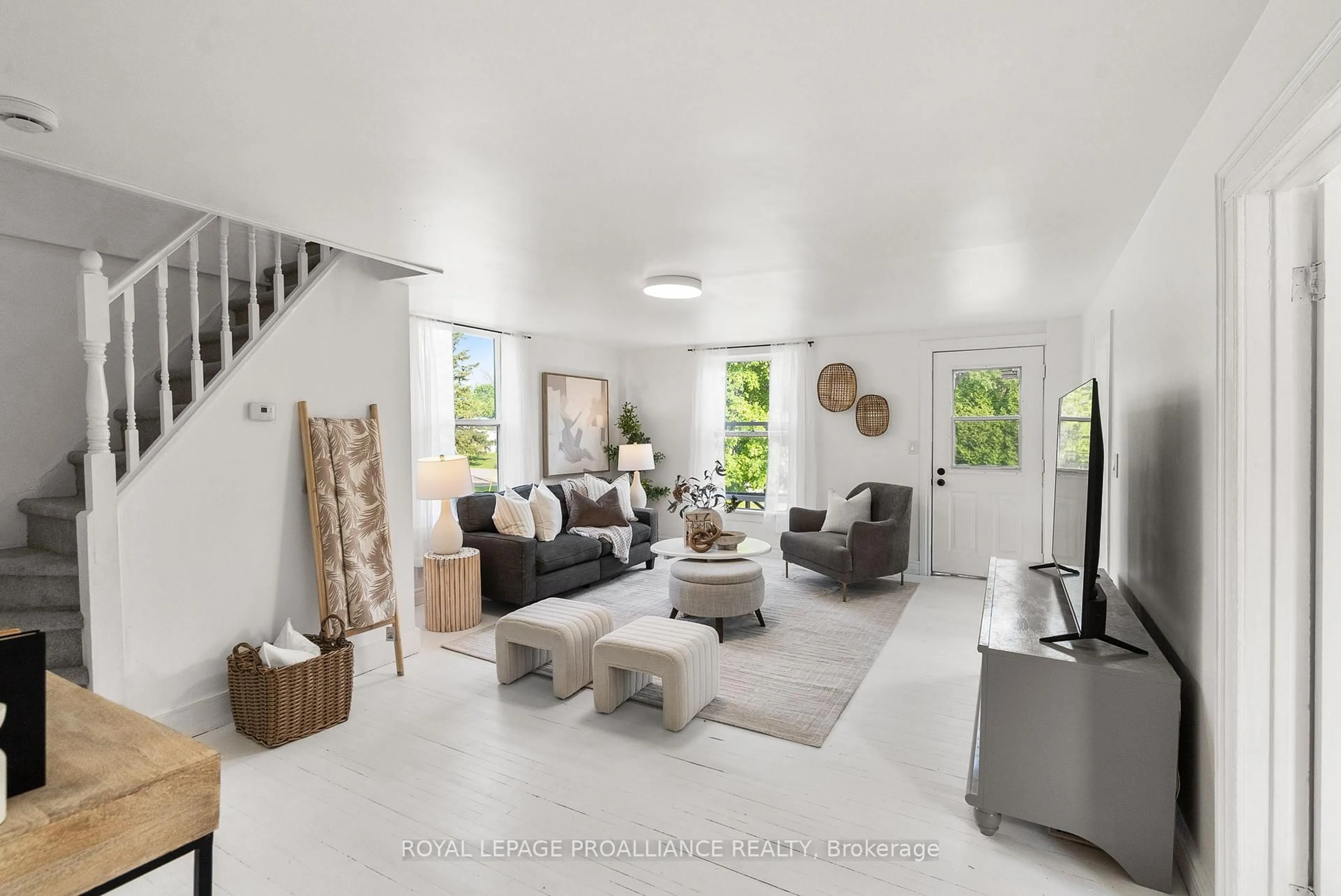 Living room with furniture, unknown for 138 North St, Alnwick/Haldimand Ontario K0K 2G0