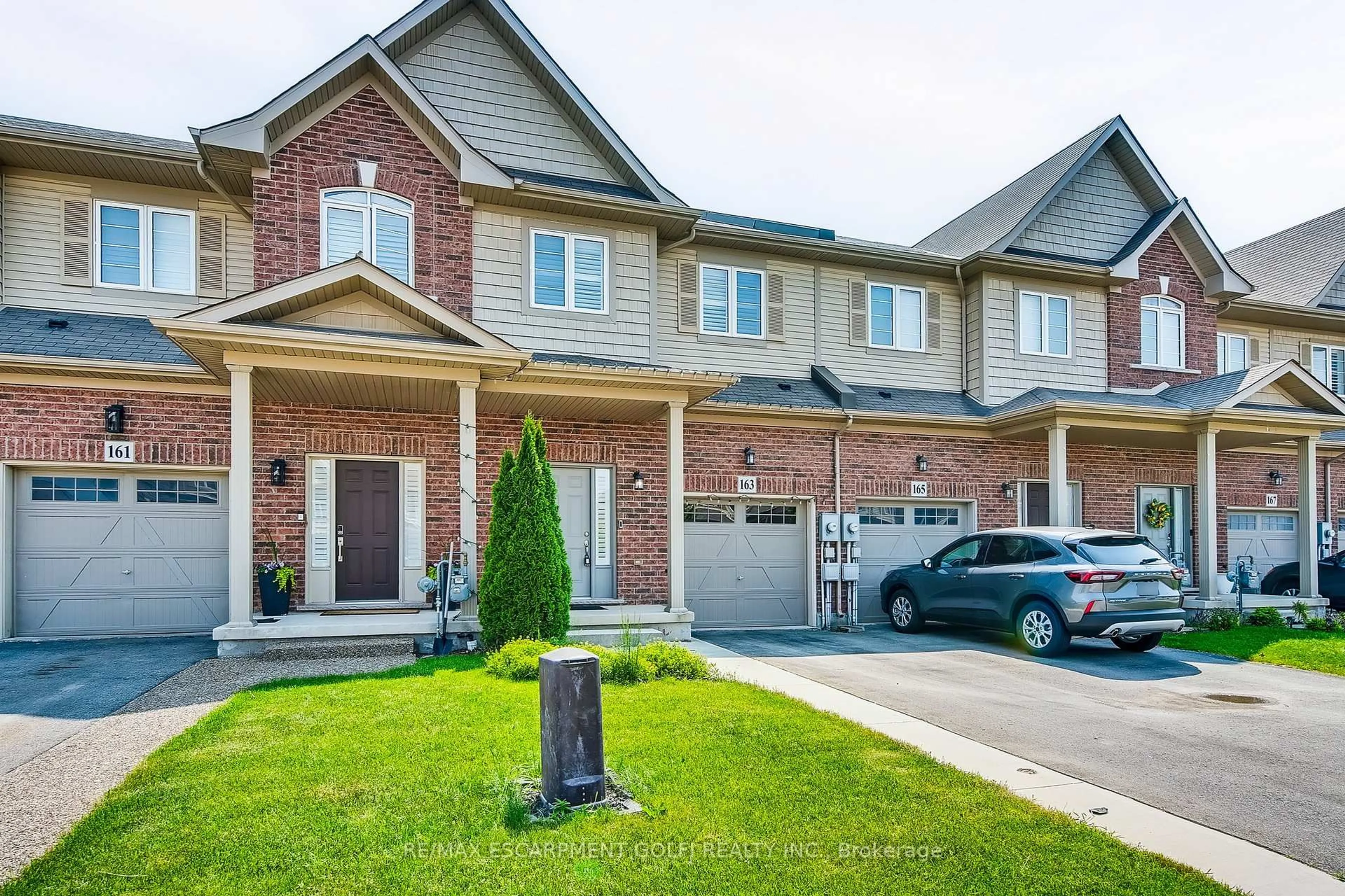 Home with brick exterior material, street for 163 Lormont Blvd, Hamilton Ontario L8J 0K2