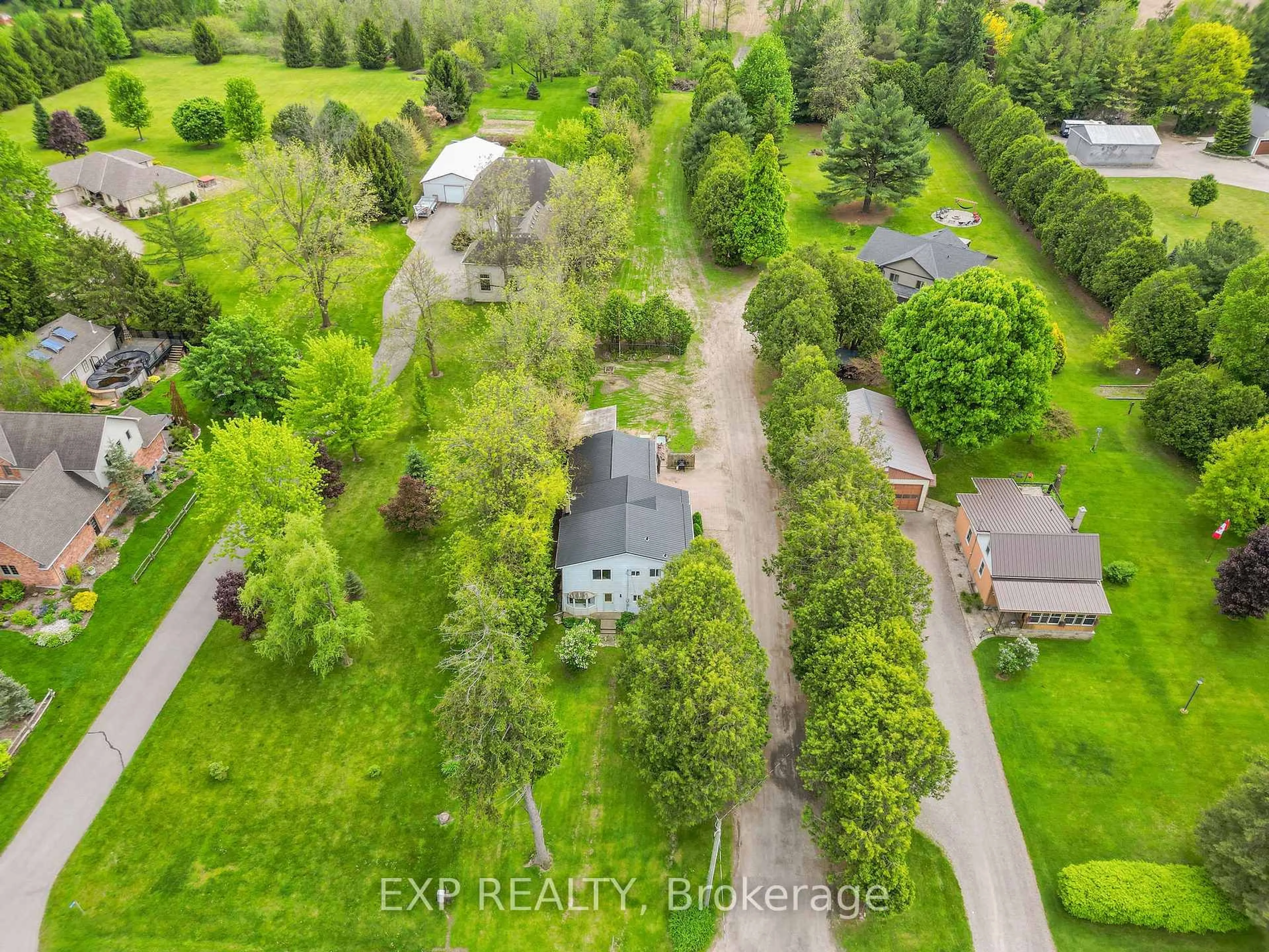 A pic from outside/outdoor area/front of a property/back of a property/a pic from drone, street for 3109 Napperton Dr, Adelaide Metcalfe Ontario N7G 3H8