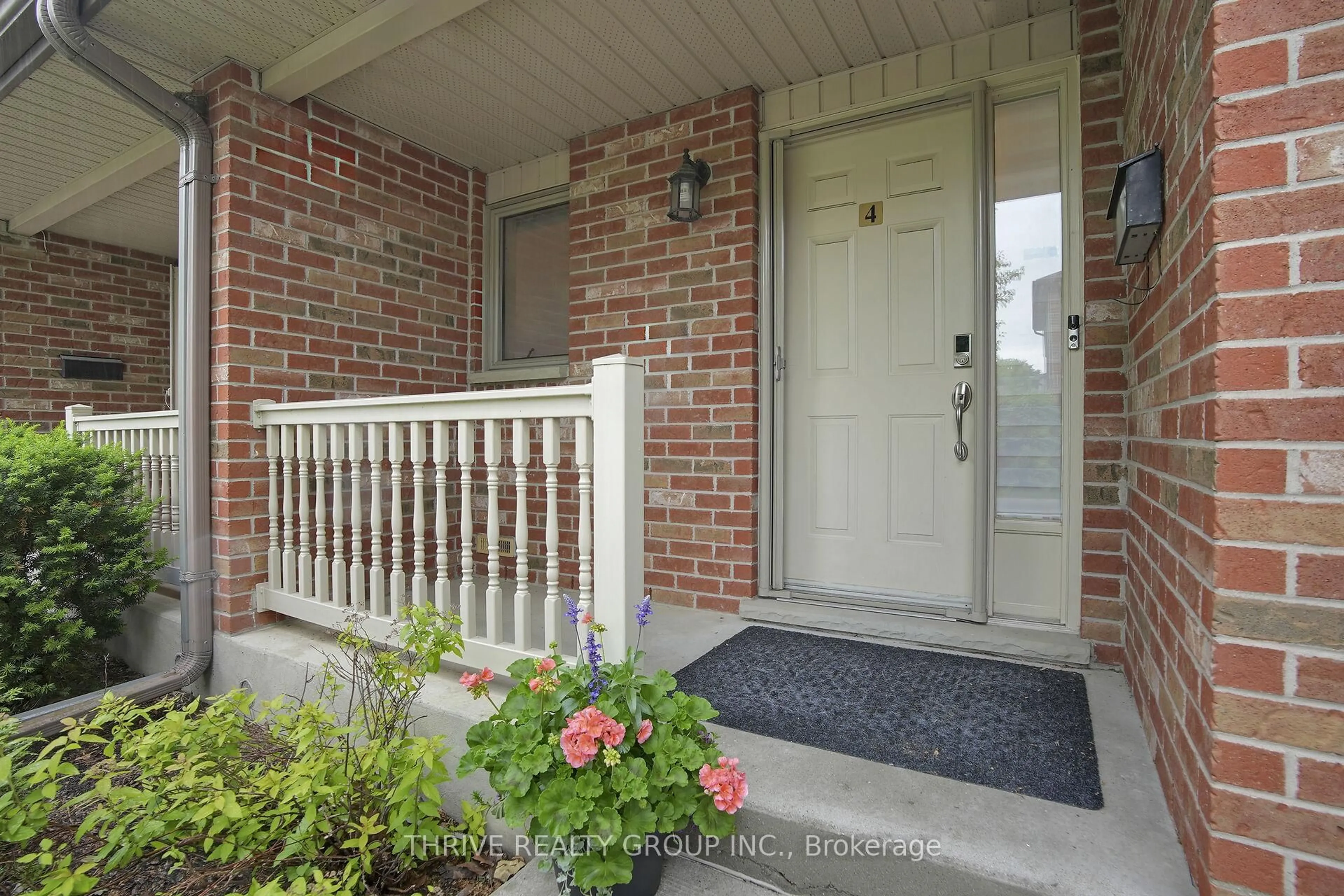 Indoor entryway for 1478 Adelaide St #4, London North Ontario N5Y 3Y1