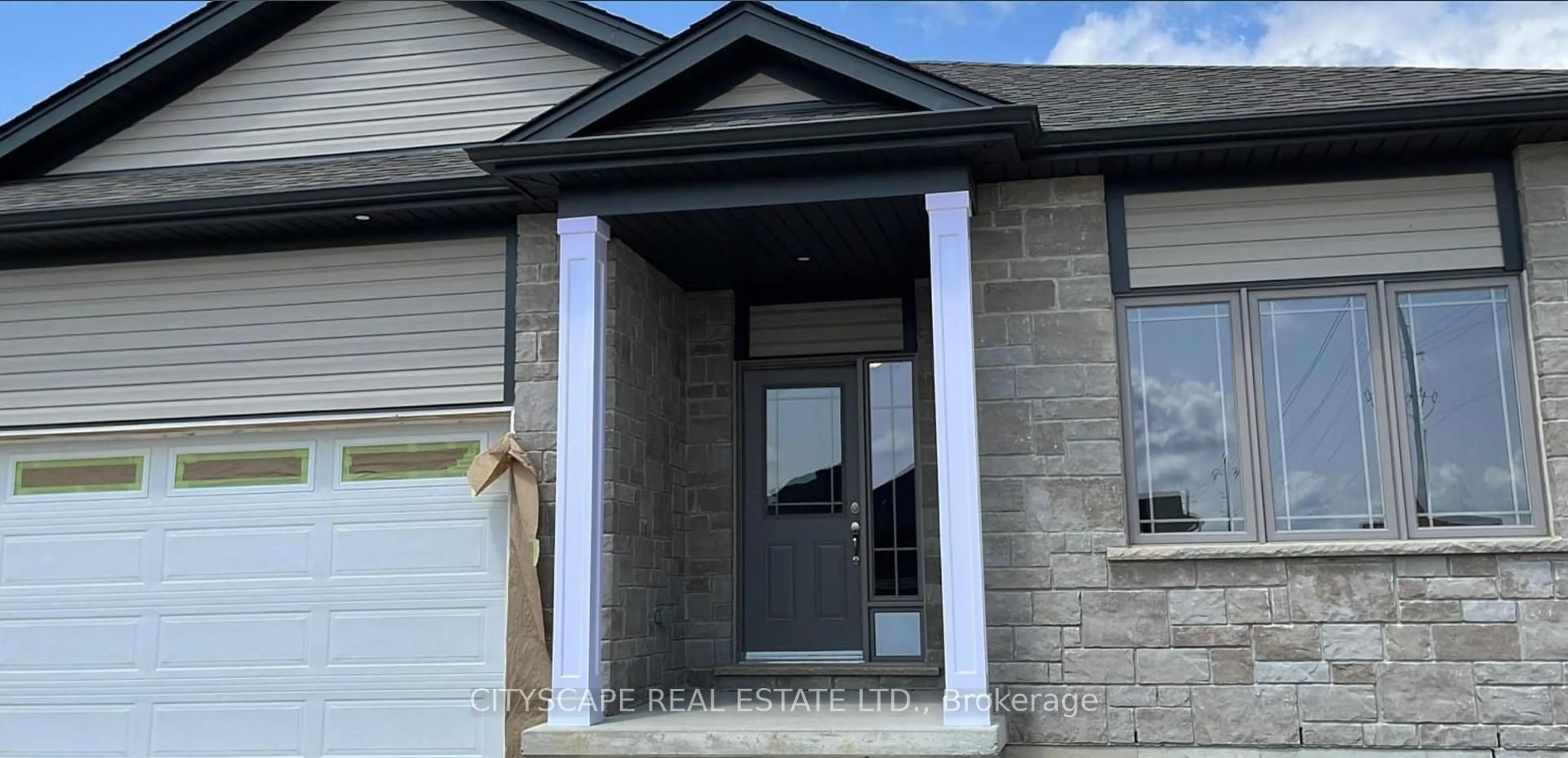 Unknown for 122 Ellen St, North Perth Ontario N0G 1B0