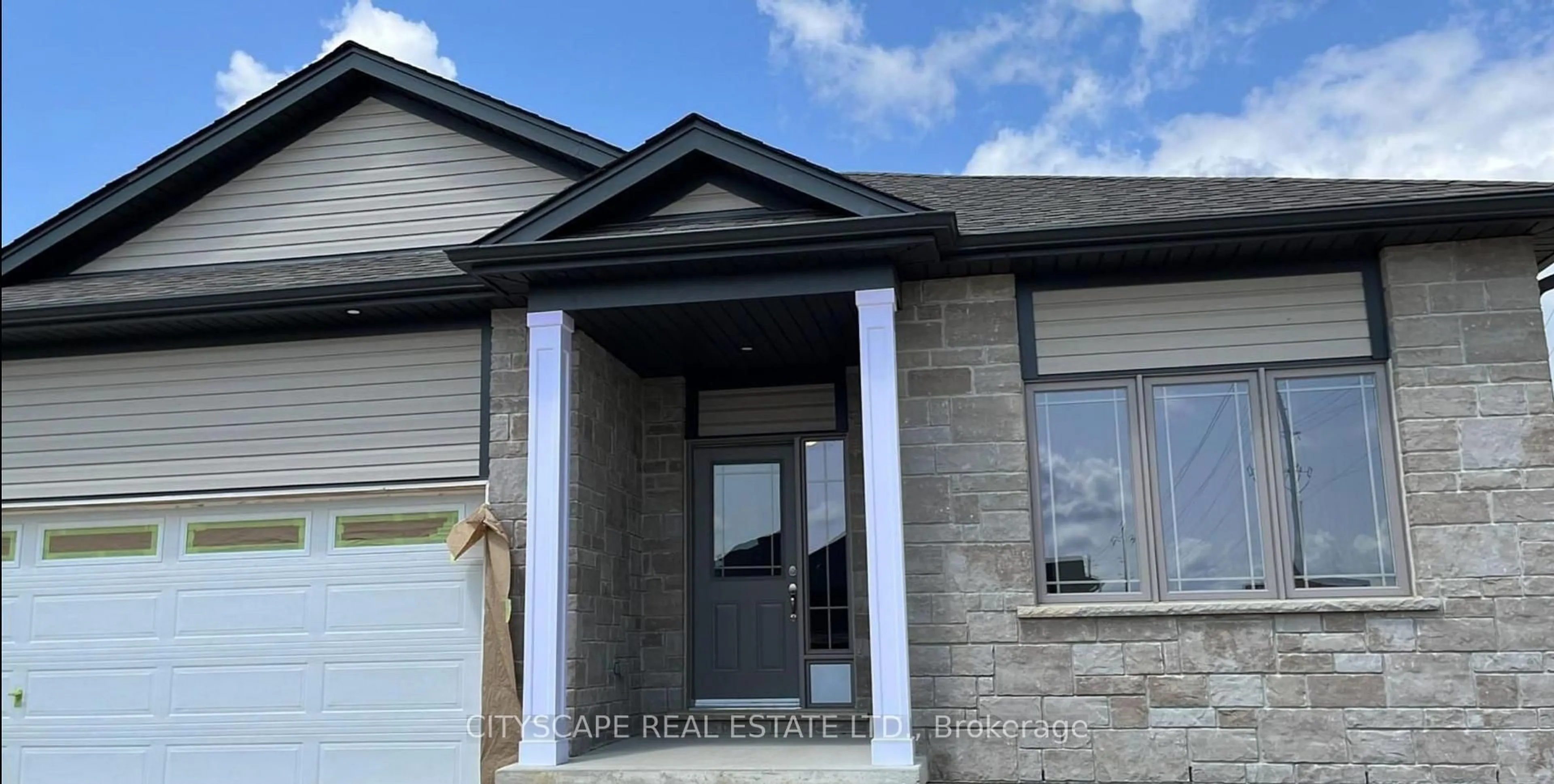 Home with vinyl exterior material, unknown for 122 Ellen St, North Perth Ontario N0G 1B0