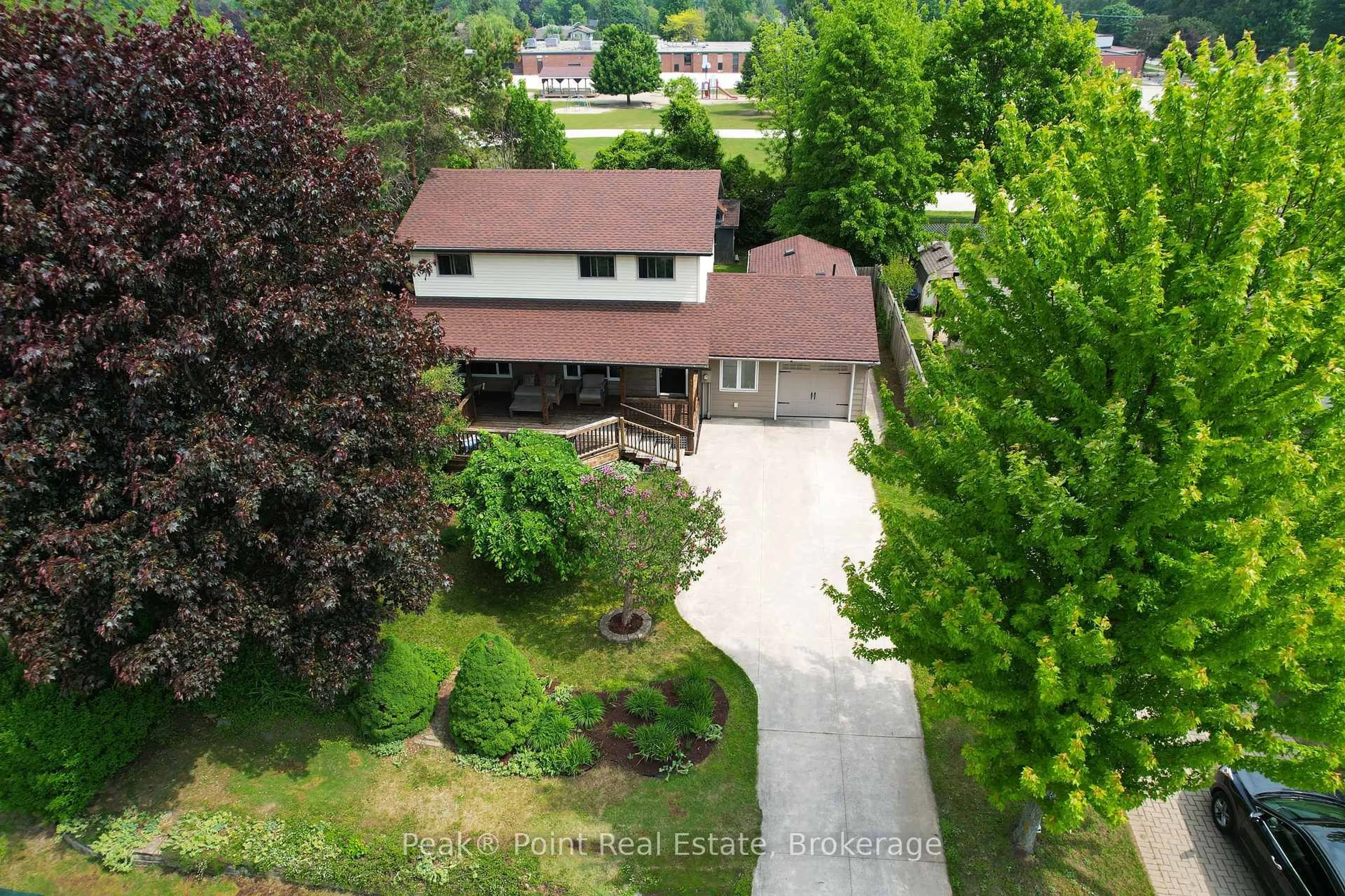 A pic from outside/outdoor area/front of a property/back of a property/a pic from drone, street for 495 Provincial St, Saugeen Shores Ontario N0H 2C1