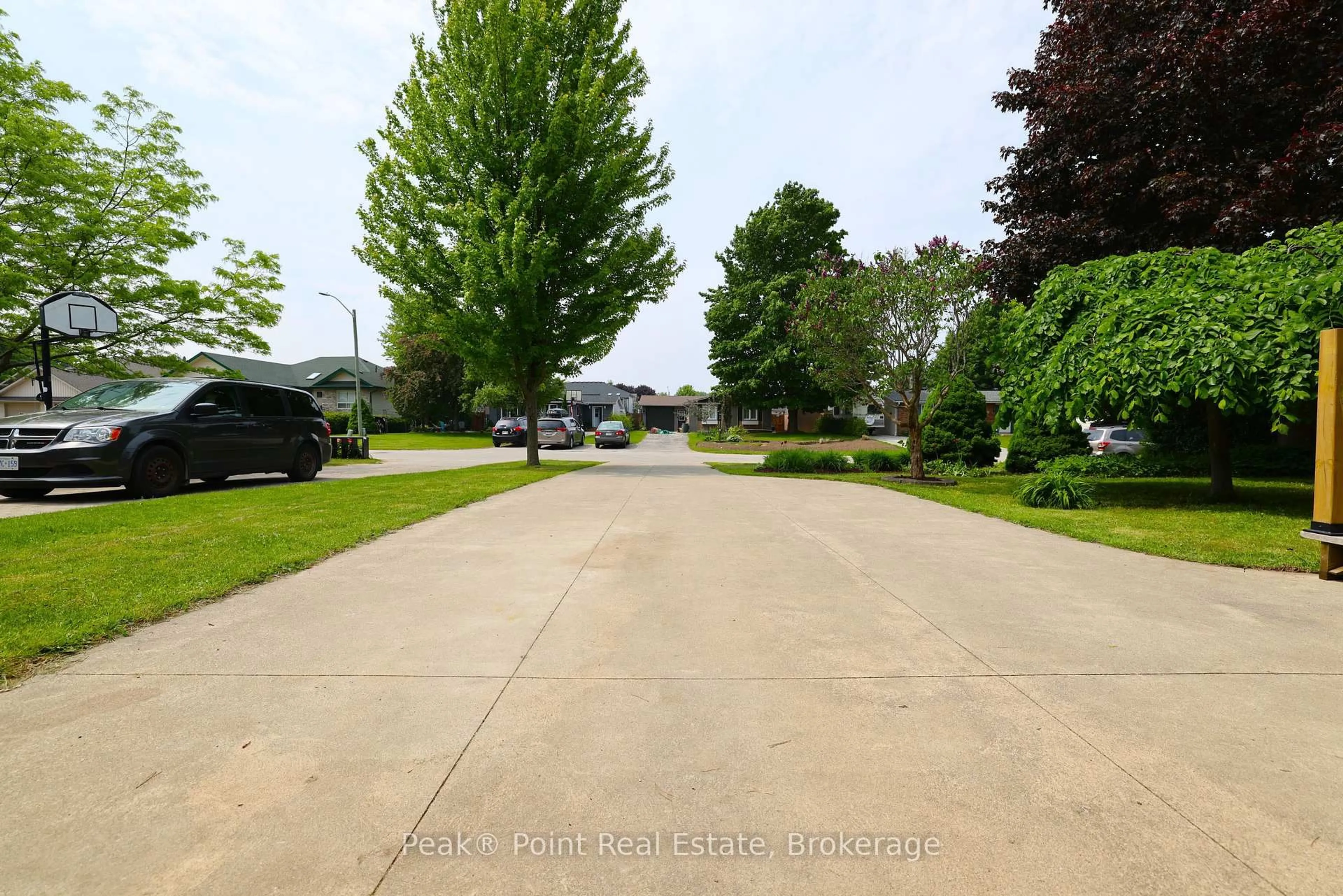 A pic from outside/outdoor area/front of a property/back of a property/a pic from drone, street for 495 Provincial St, Saugeen Shores Ontario N0H 2C1