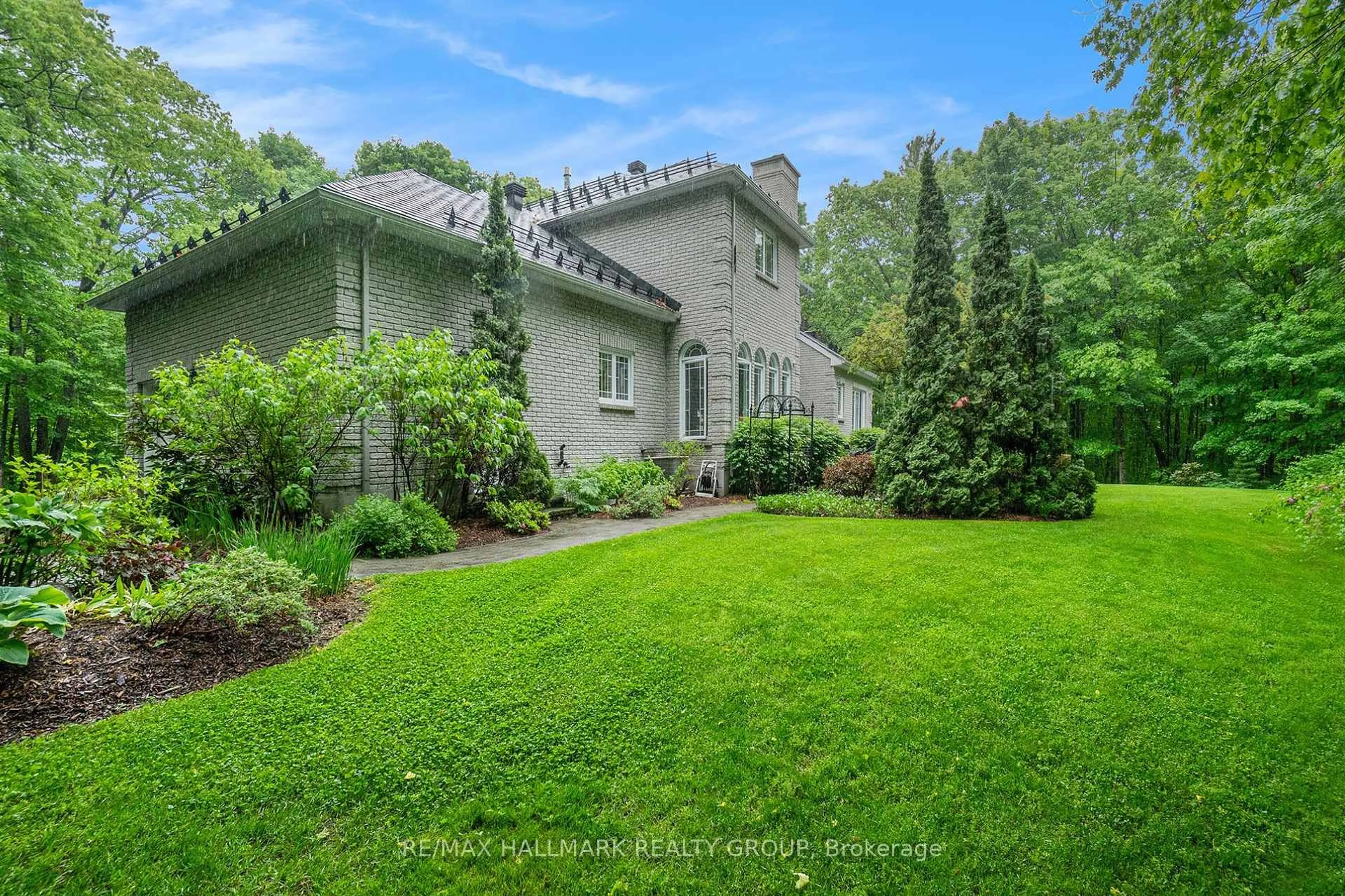A pic from outside/outdoor area/front of a property/back of a property/a pic from drone, street for 1340 Georges Vanier Dr, Ottawa Ontario K4C 1R6