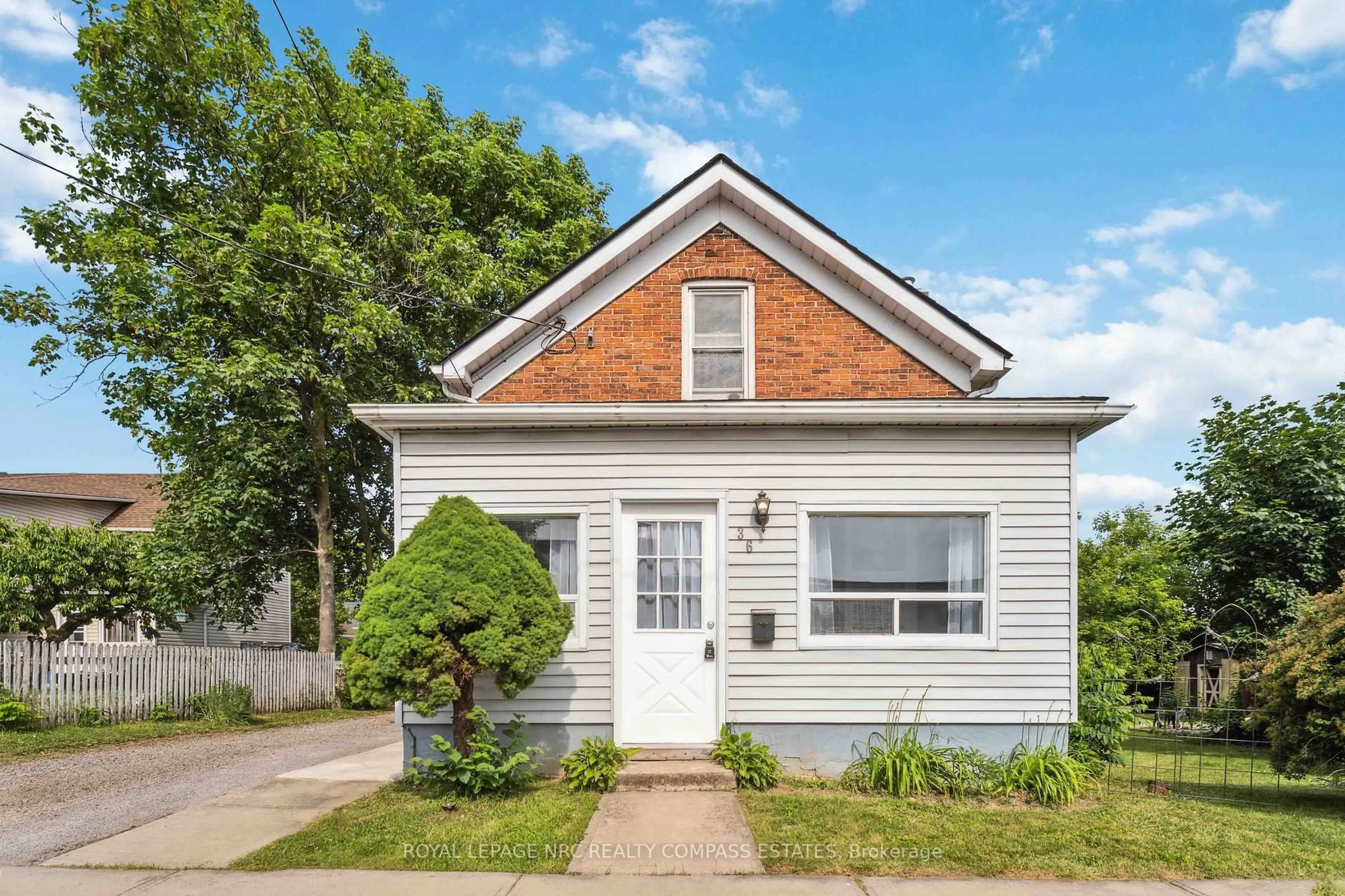 Home with brick exterior material, street for 36 Queen St, Thorold Ontario L2V 3N1