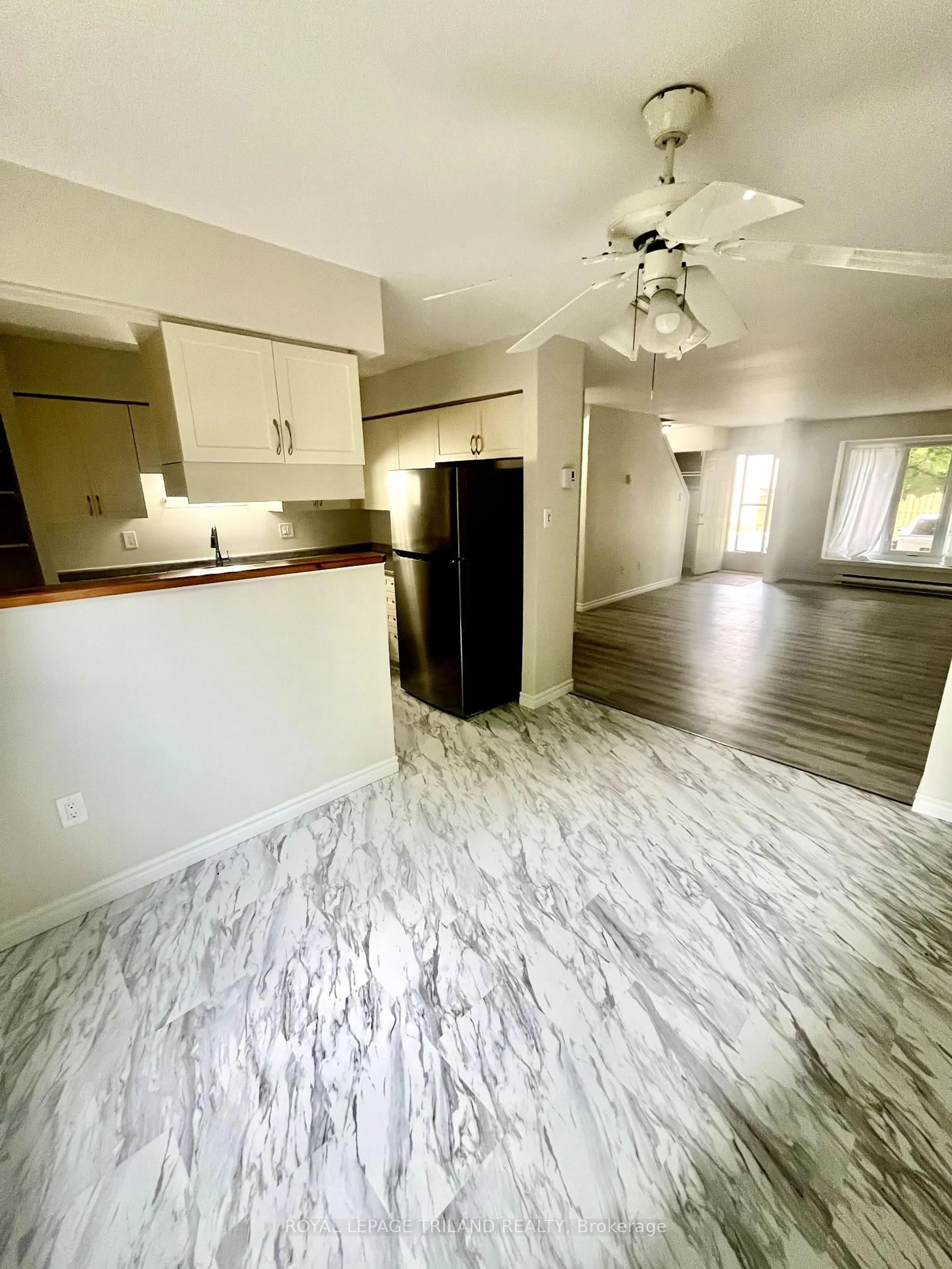 A pic of a room for 1290 Bentley Dr #28, London East Ontario N5V 4M3