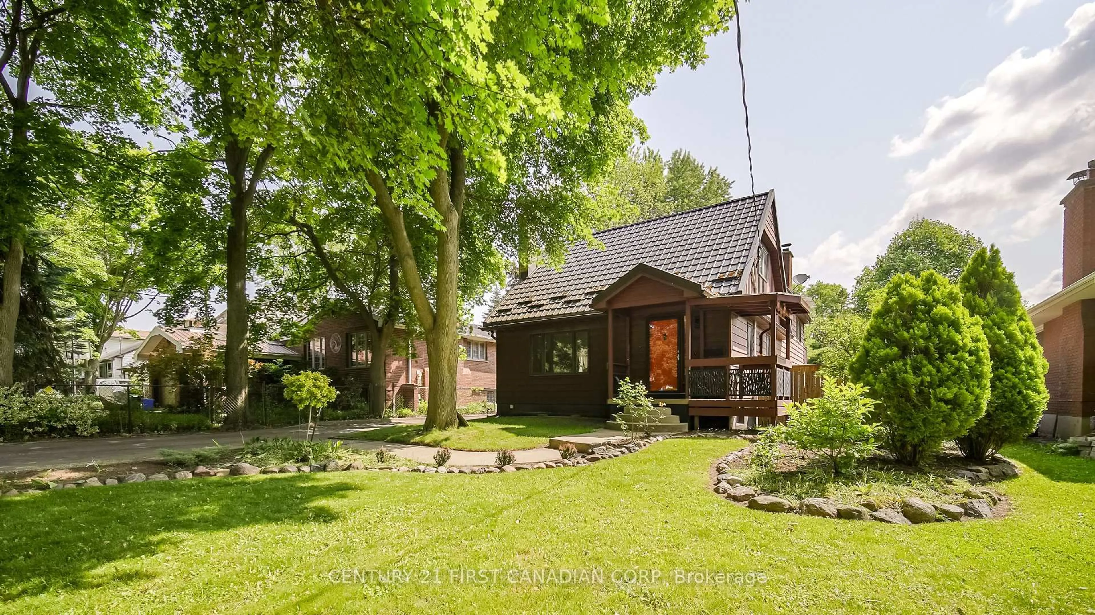 Unknown for 904 Willow Dr, London South Ontario N6E 1P1