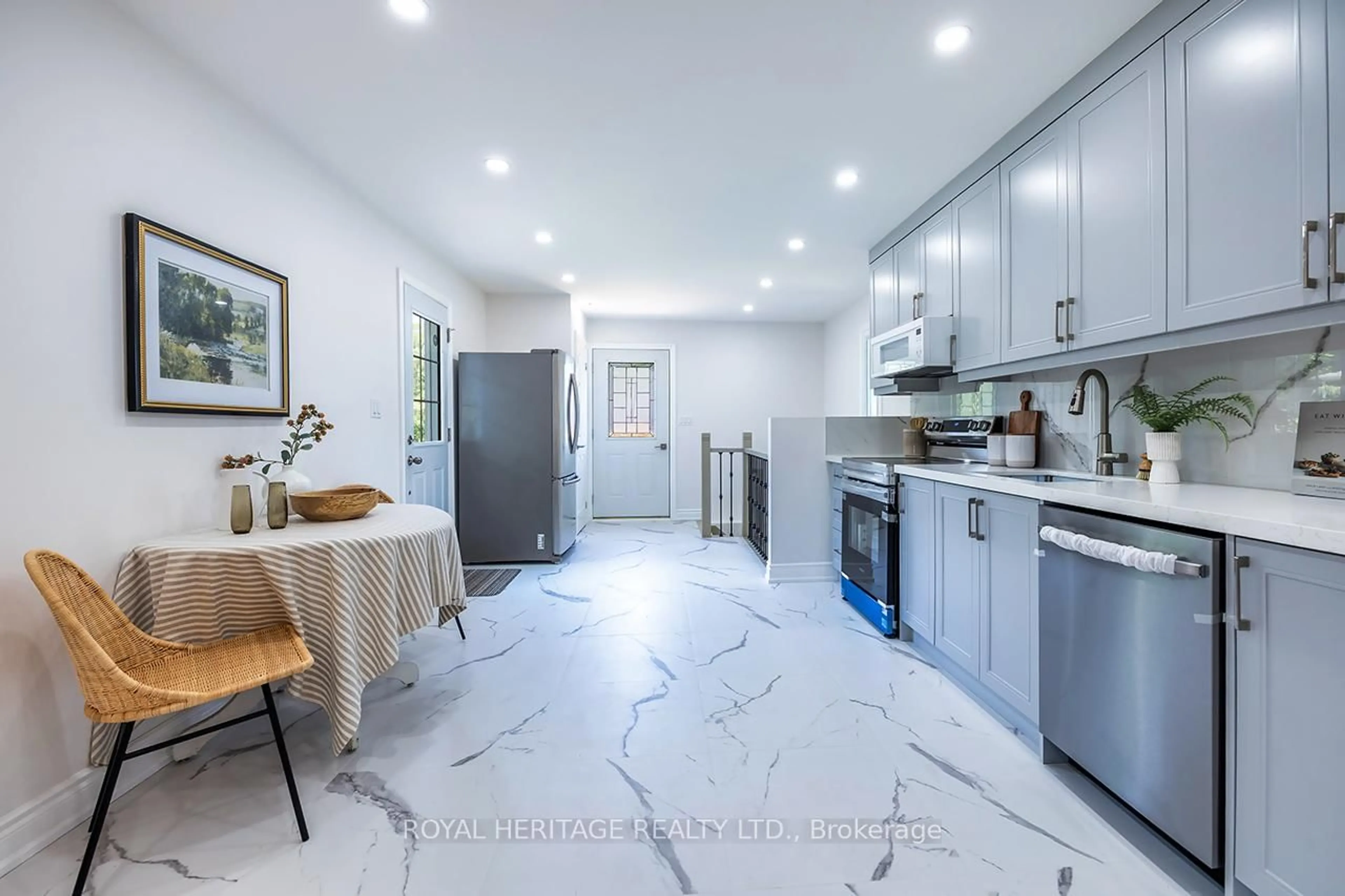 Open concept kitchen, ceramic/tile floor for 5049 Chapel St, Hamilton Township Ontario K0L 1E0