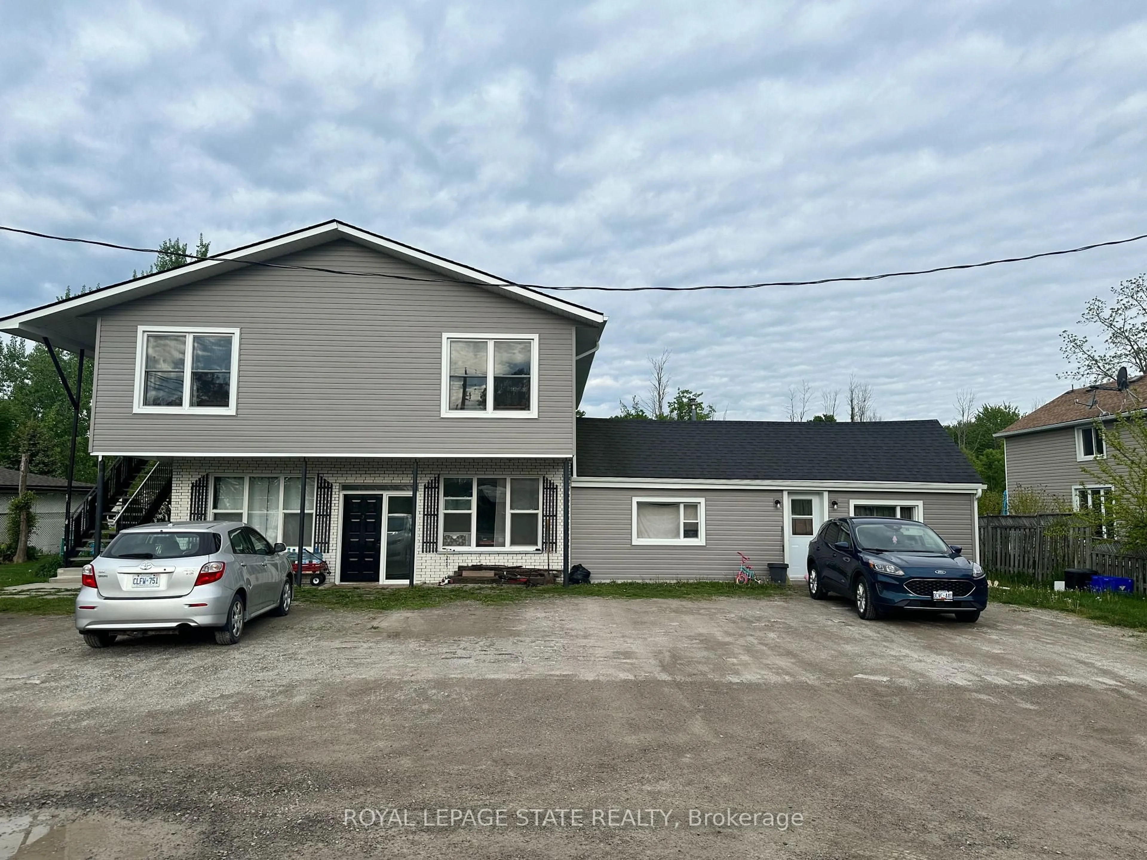 A pic from outside/outdoor area/front of a property/back of a property/a pic from drone, building for 1572 North Shore Dr, Haldimand Ontario N0A 1K0