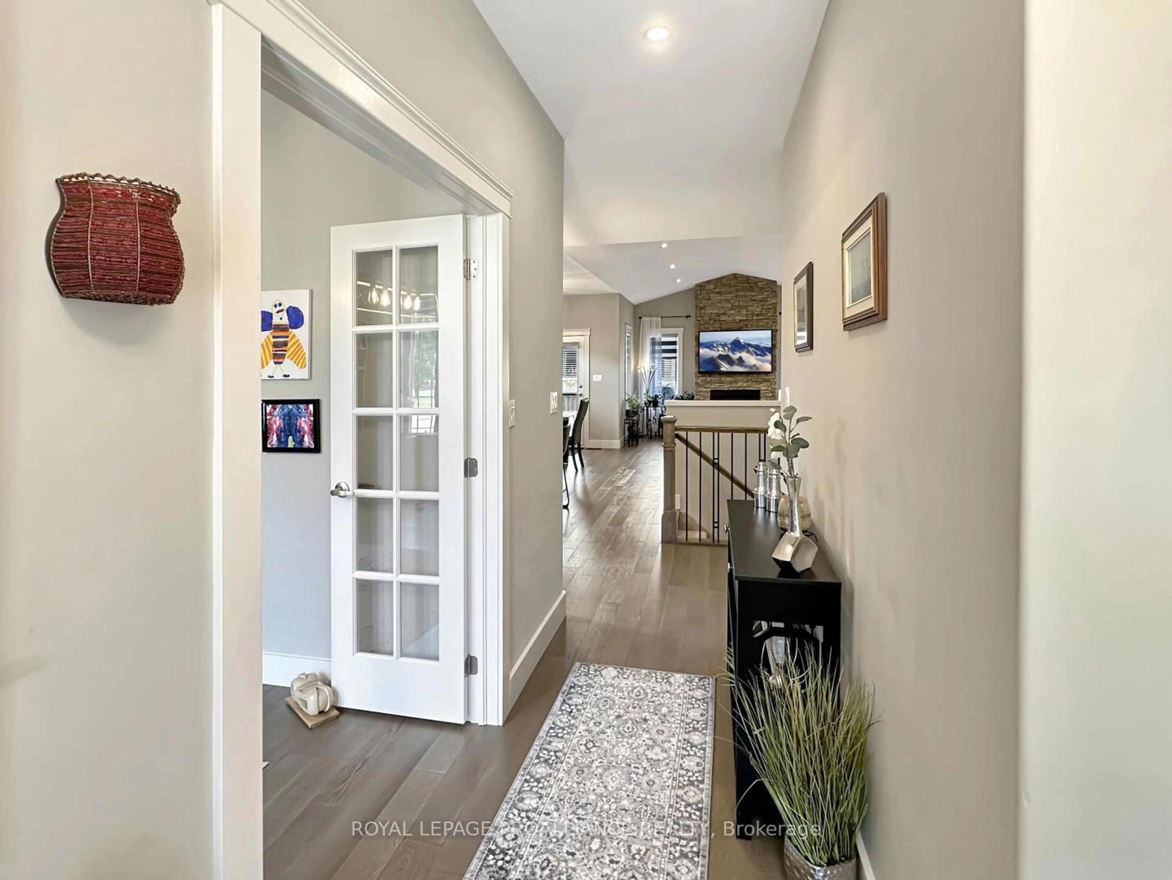 Indoor entryway for 24 Birchmount St, Quinte West Ontario K8V 0C6