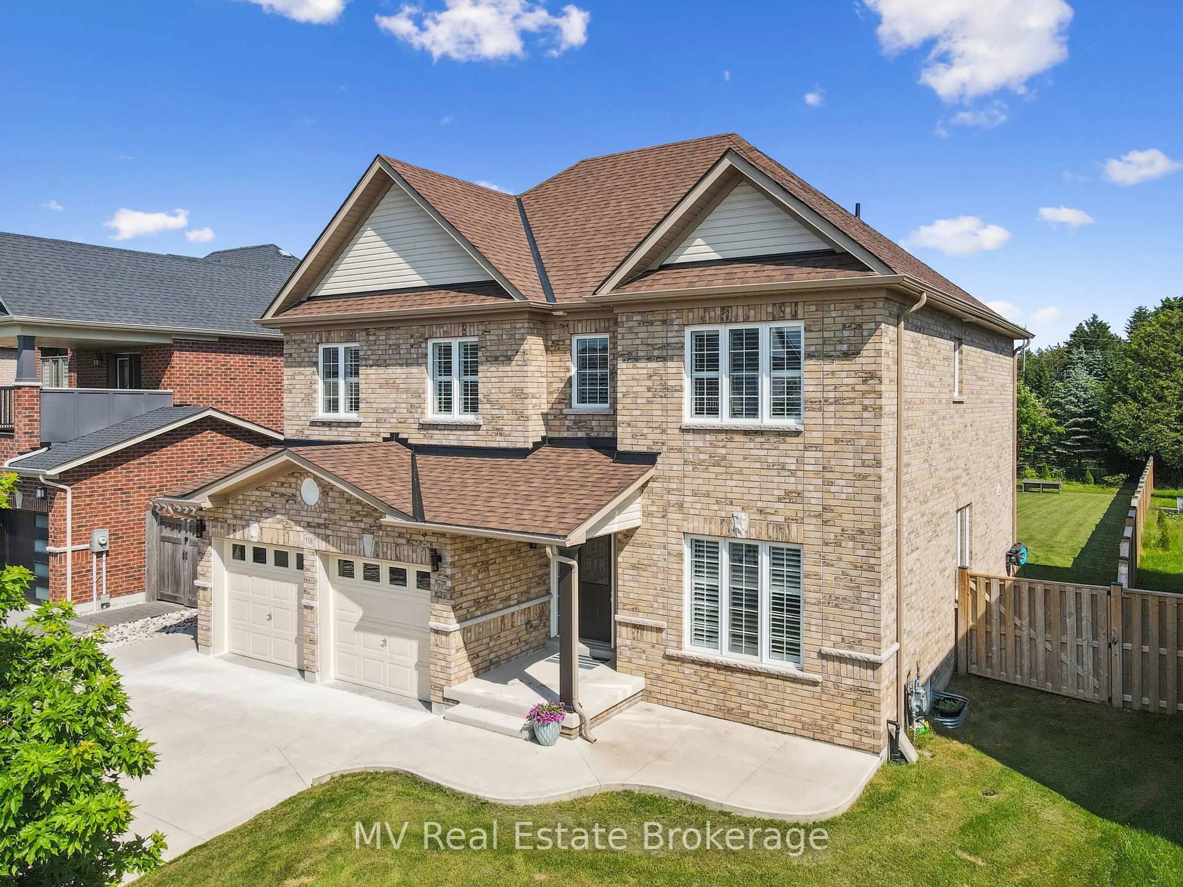 A pic from outside/outdoor area/front of a property/back of a property/a pic from drone, street for 118 Ryan St, Centre Wellington Ontario N1M 0E4