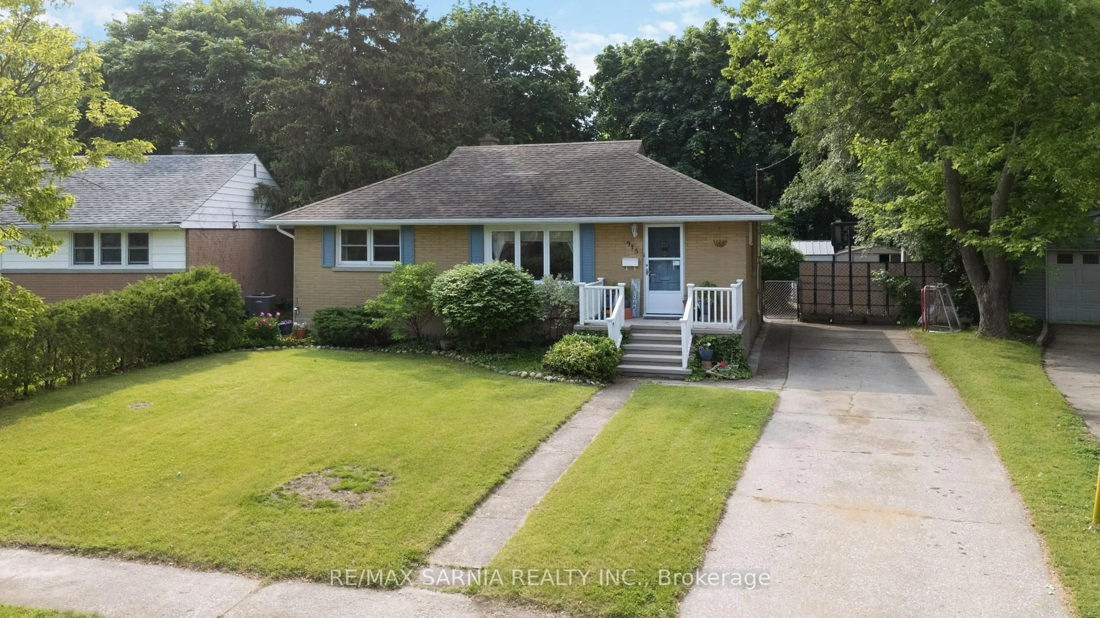 Unknown for 915 Beverley Rd, Sarnia Ontario N7S 3L8