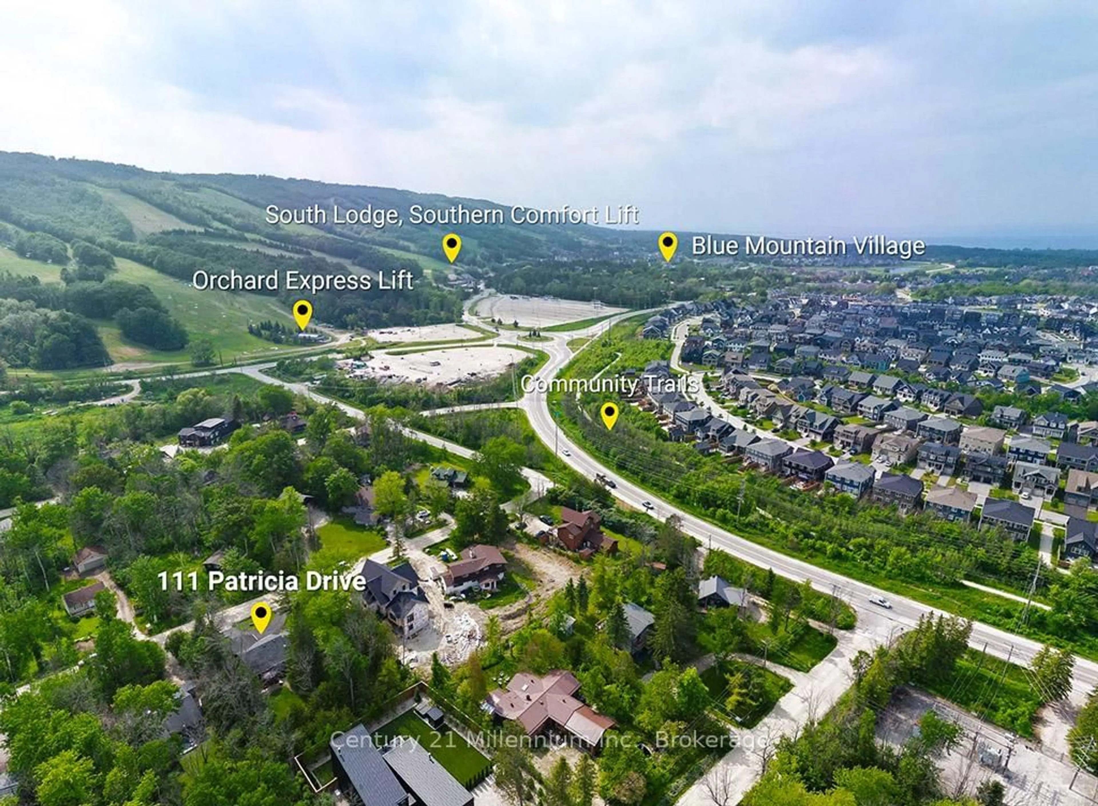 A pic from outside/outdoor area/front of a property/back of a property/a pic from drone, street for 111 Patricia Dr, Blue Mountains Ontario L9Y 0P1