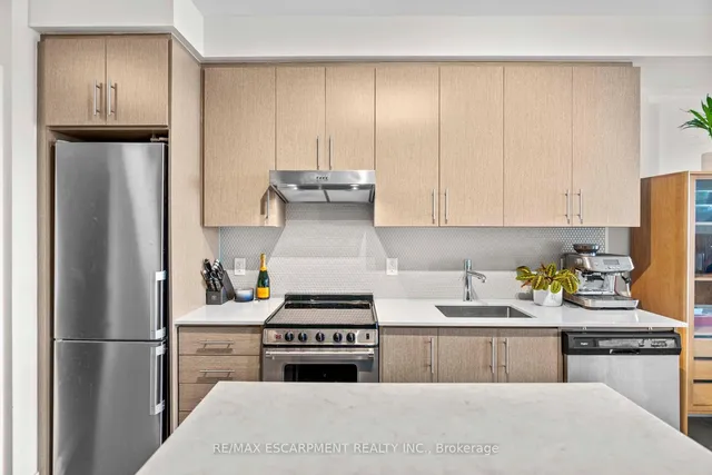 Additional property image - 212 King William St Unit 818
