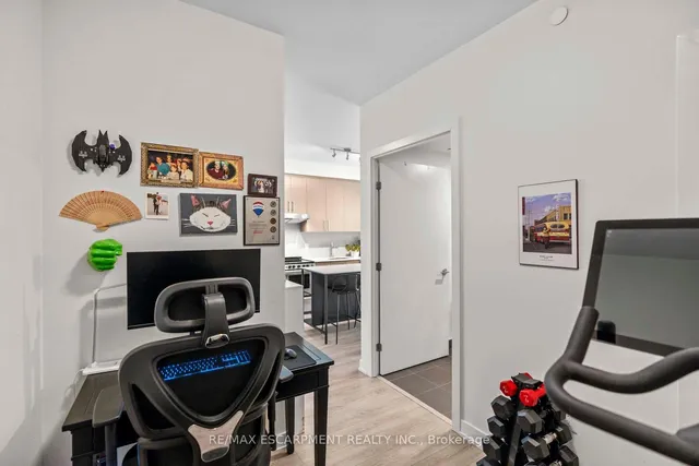Additional property image - 212 King William St Unit 818