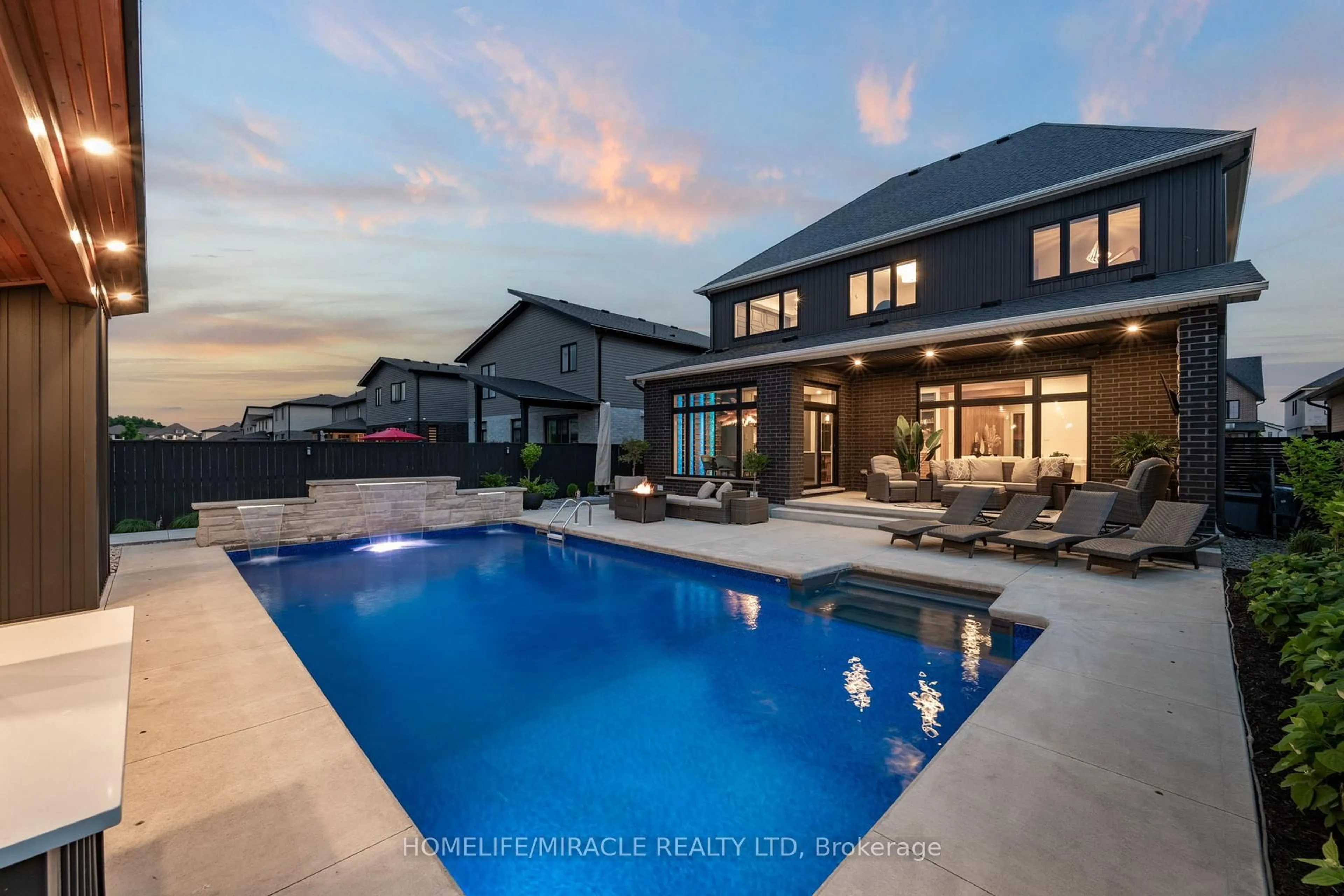 Pool for 6353 Old Garrison Blvd, London South Ontario N6P 0H3