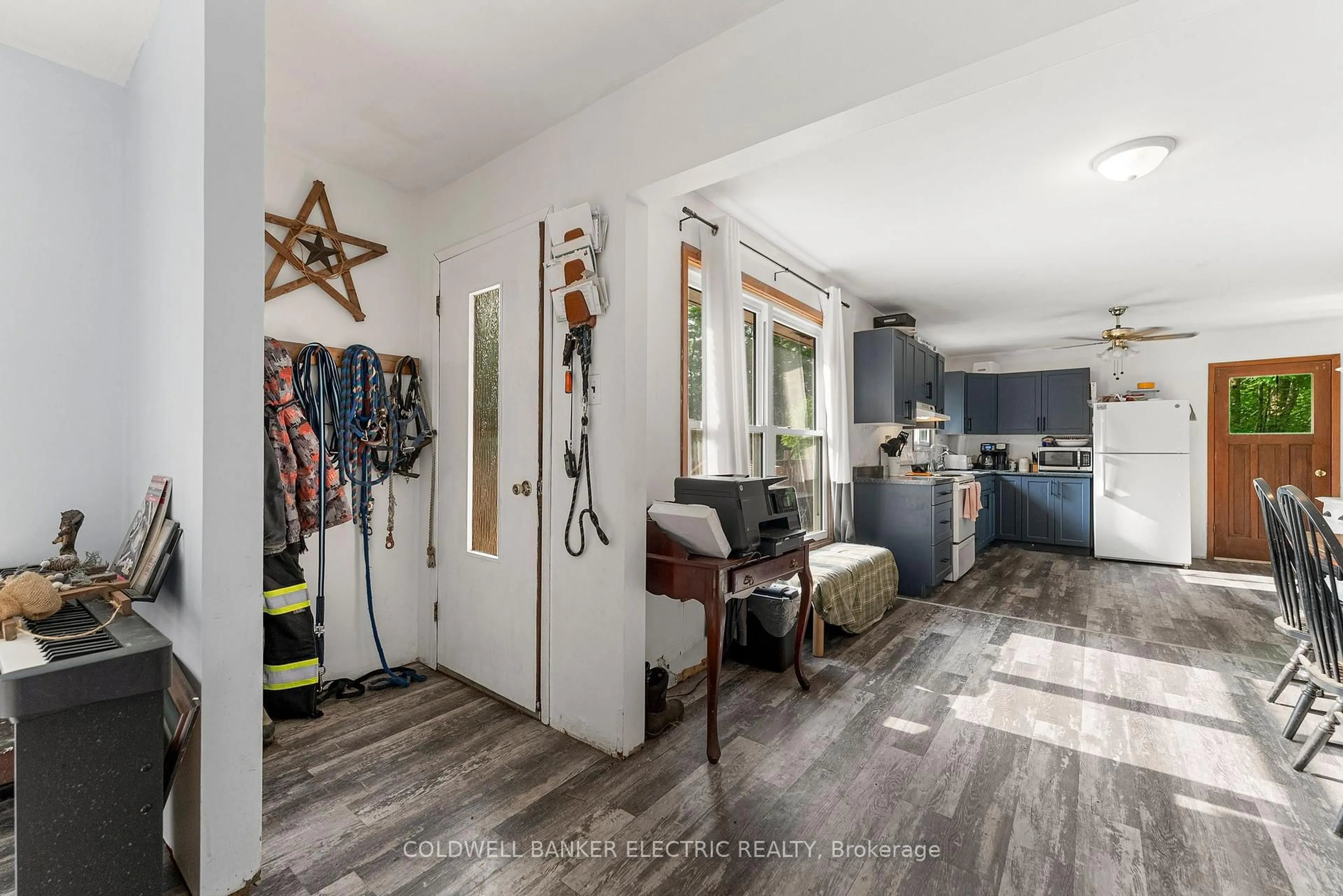 Indoor entryway for 8248 County Road 46 Rd, Havelock-Belmont-Methuen Ontario K0L 1A0