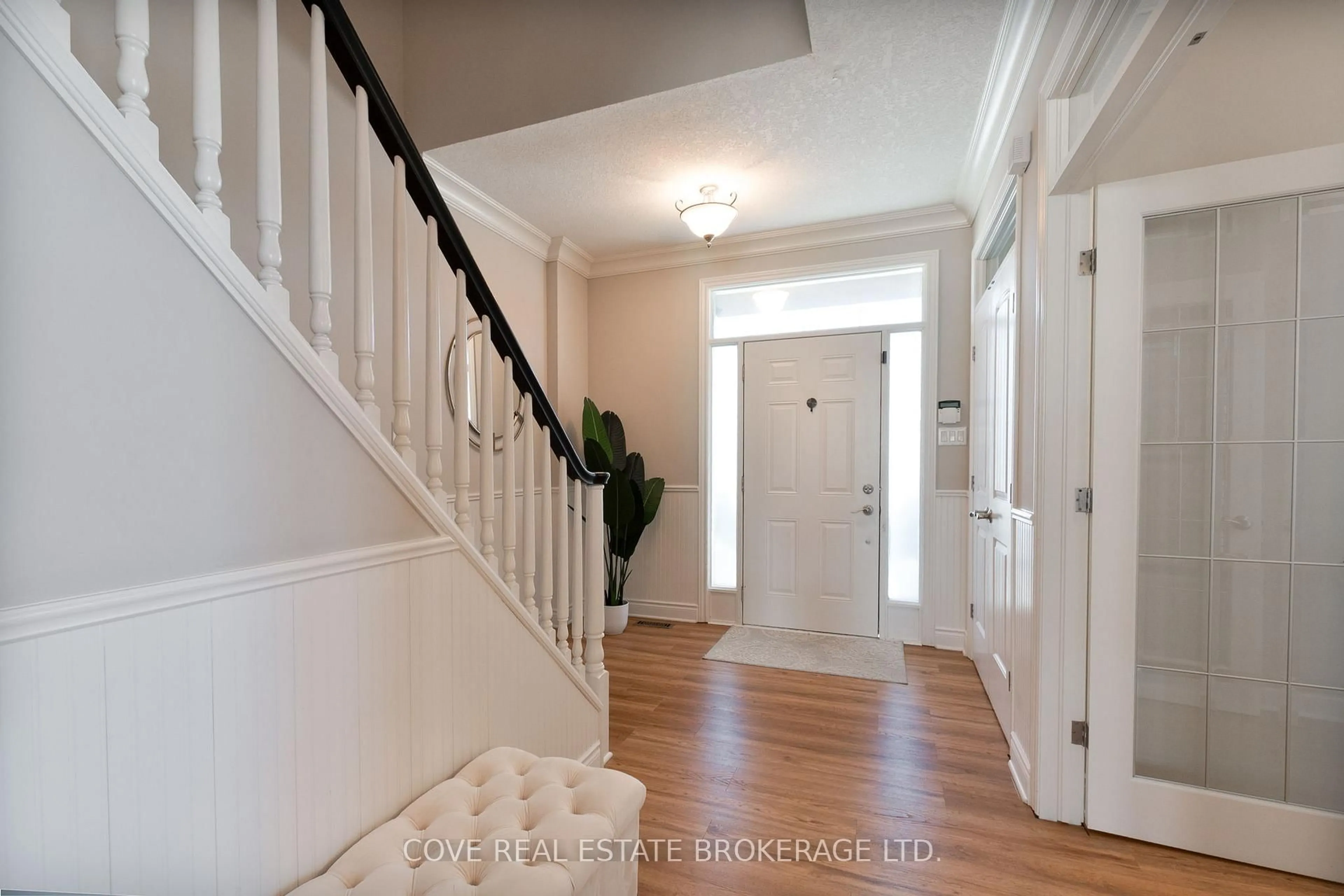 Indoor entryway for 792 Redtail Tr, London North Ontario N6H 5X3