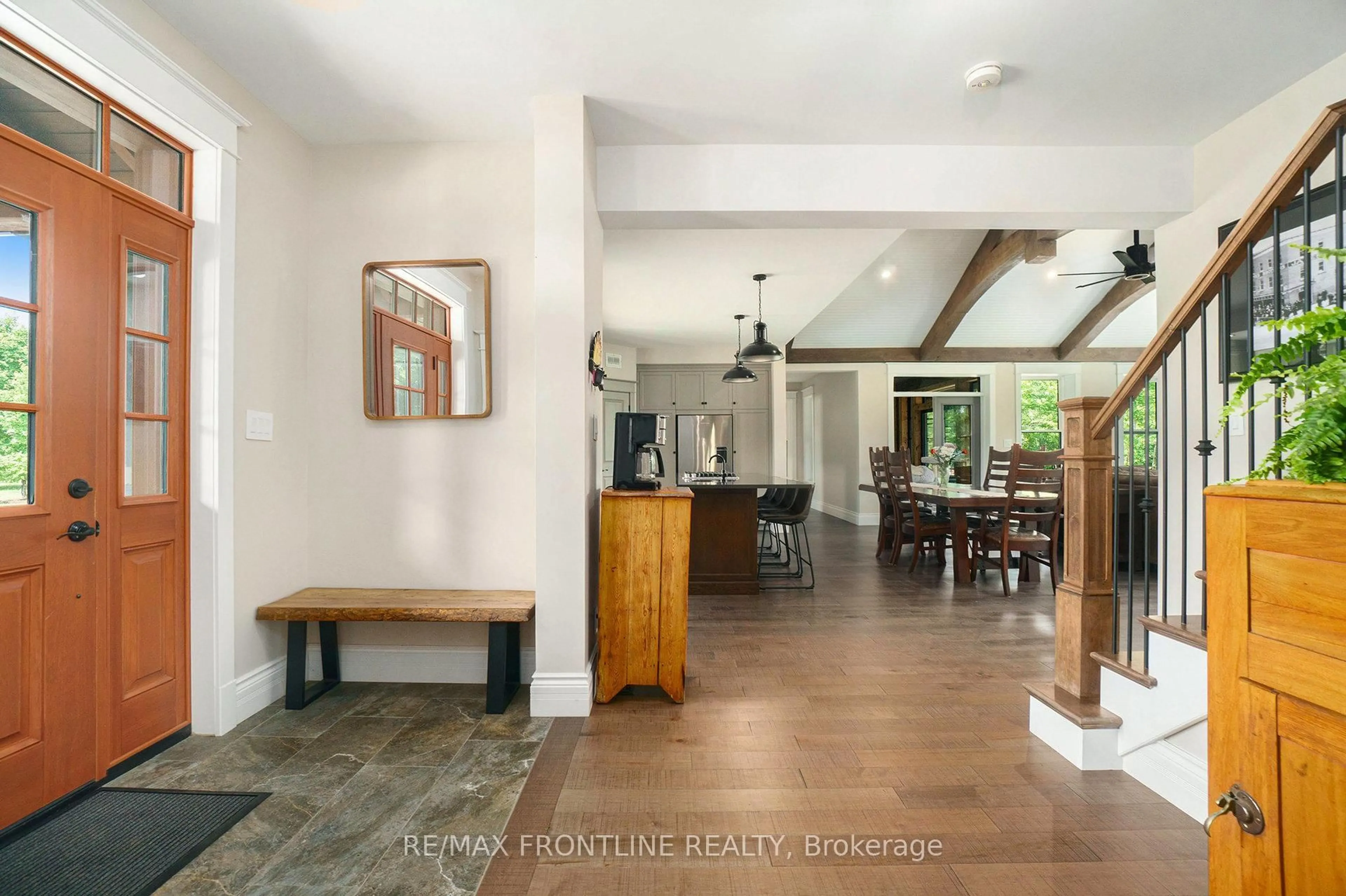 Indoor entryway for 51 Stone Rd, Smiths Falls Ontario K7A 4S4