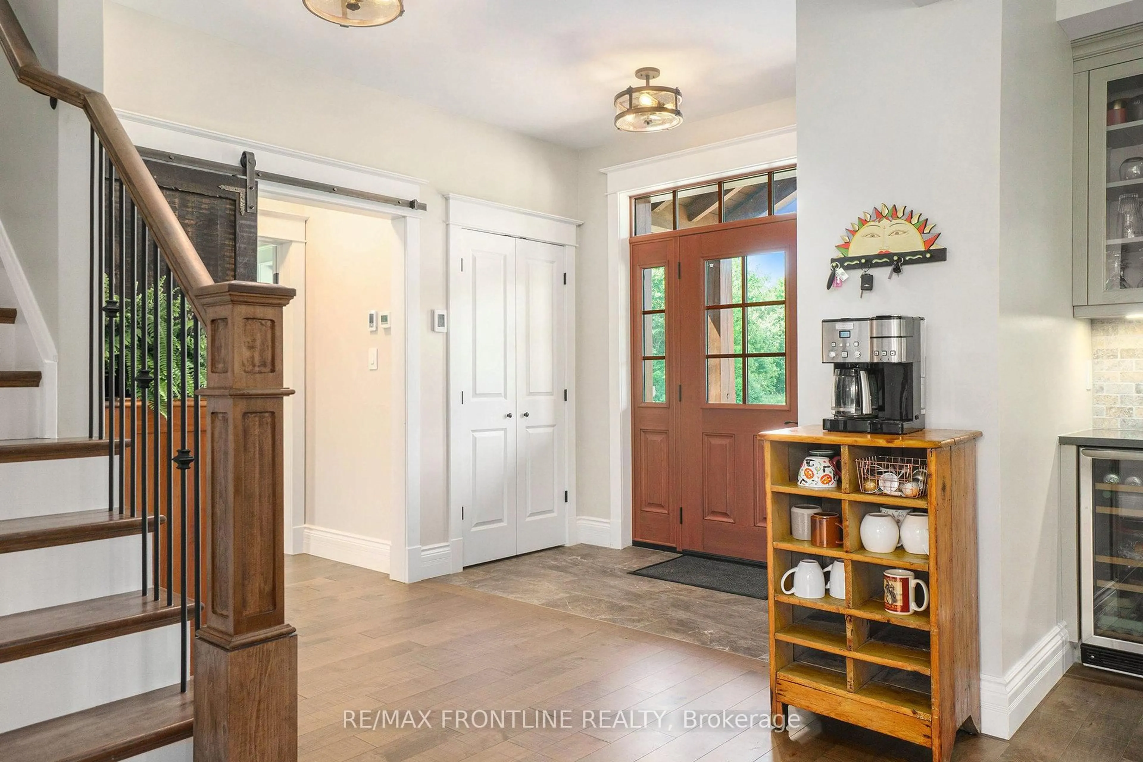 Indoor entryway for 51 Stone Rd, Smiths Falls Ontario K7A 4S4