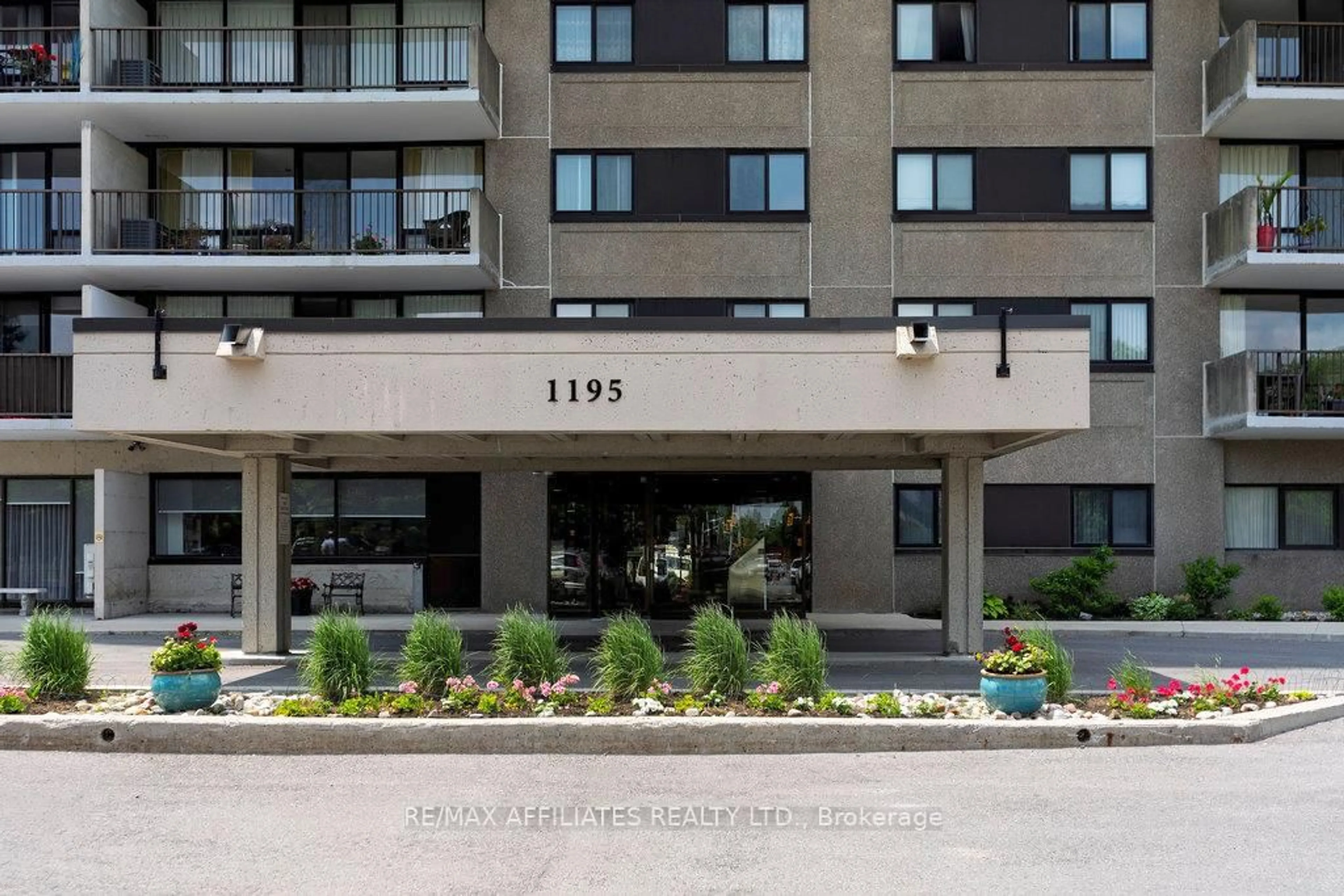 Unknown for 1195 Richmond Rd #1705, Ottawa Ontario K2B 8E4