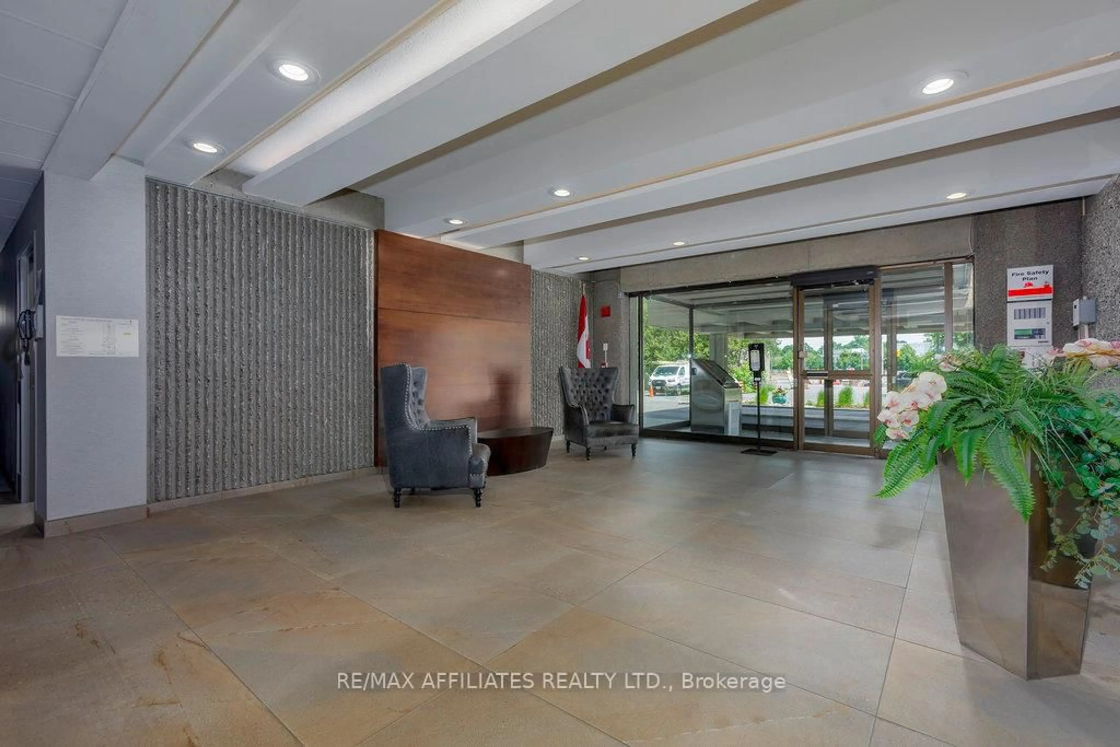 Lobby for 1195 Richmond Rd #1705, Ottawa Ontario K2B 8E4