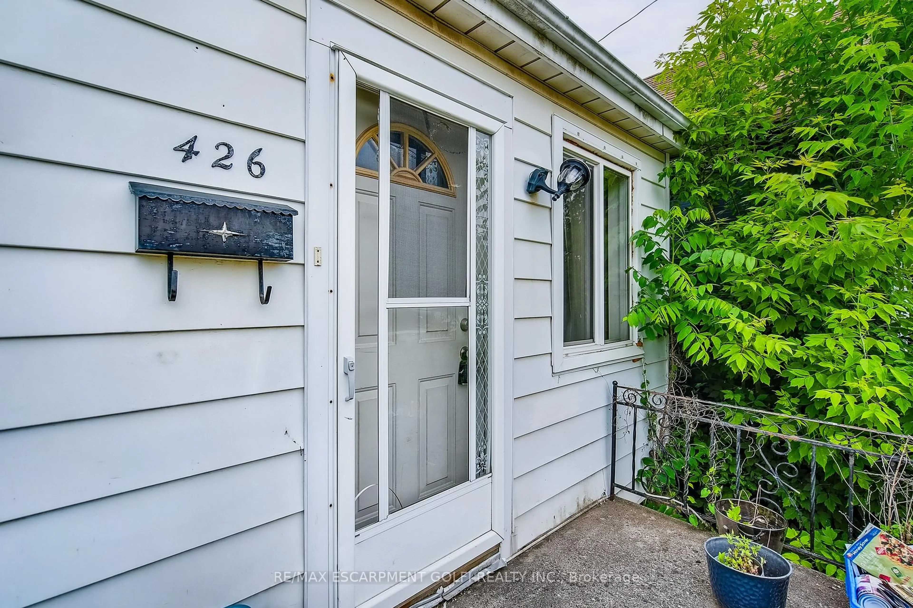 Unknown for 426 Osborne St, Hamilton Ontario L8H 6S9