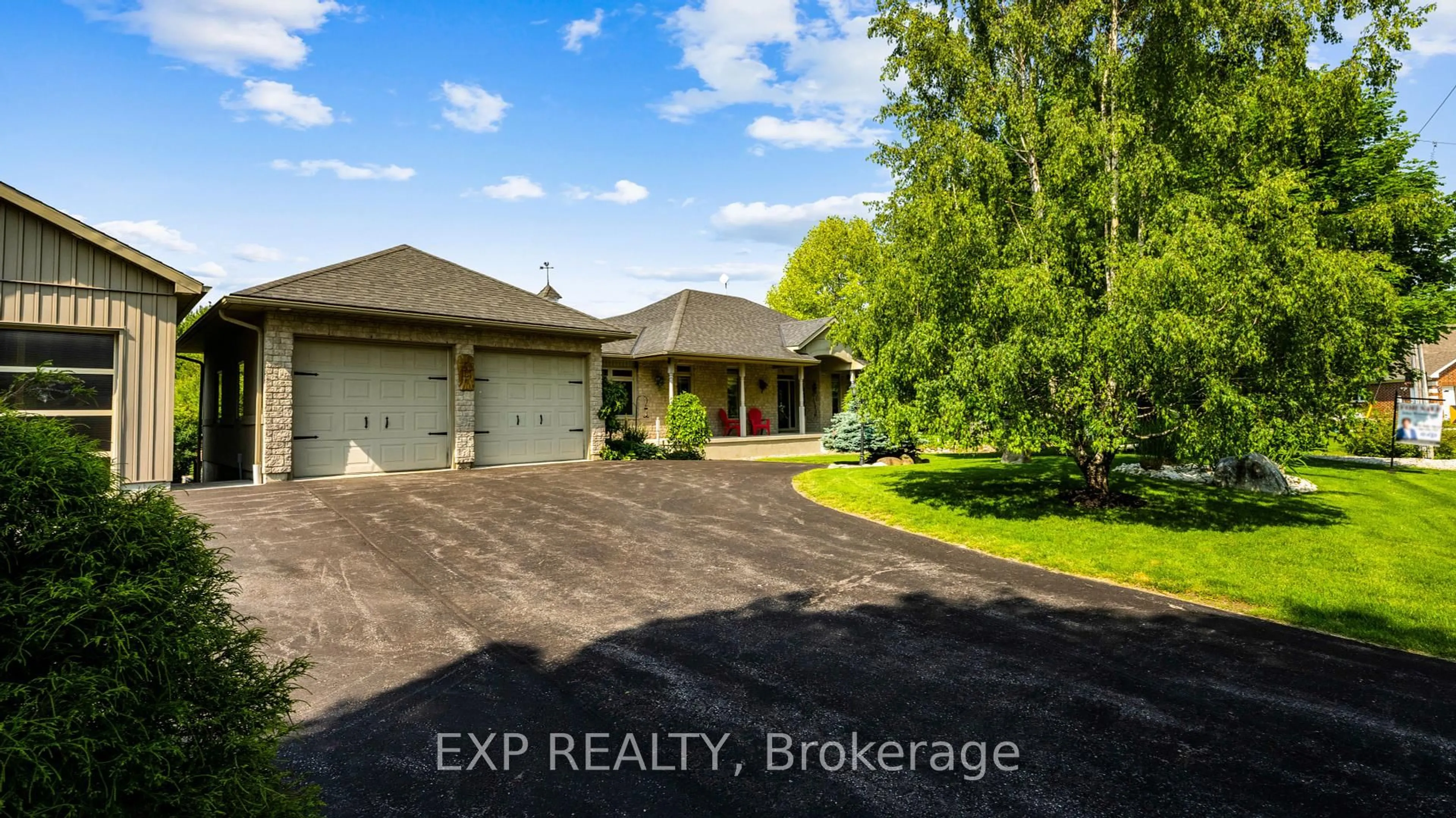 A pic from outside/outdoor area/front of a property/back of a property/a pic from drone, unknown for 10 James St, Minto Ontario N0G 2L0
