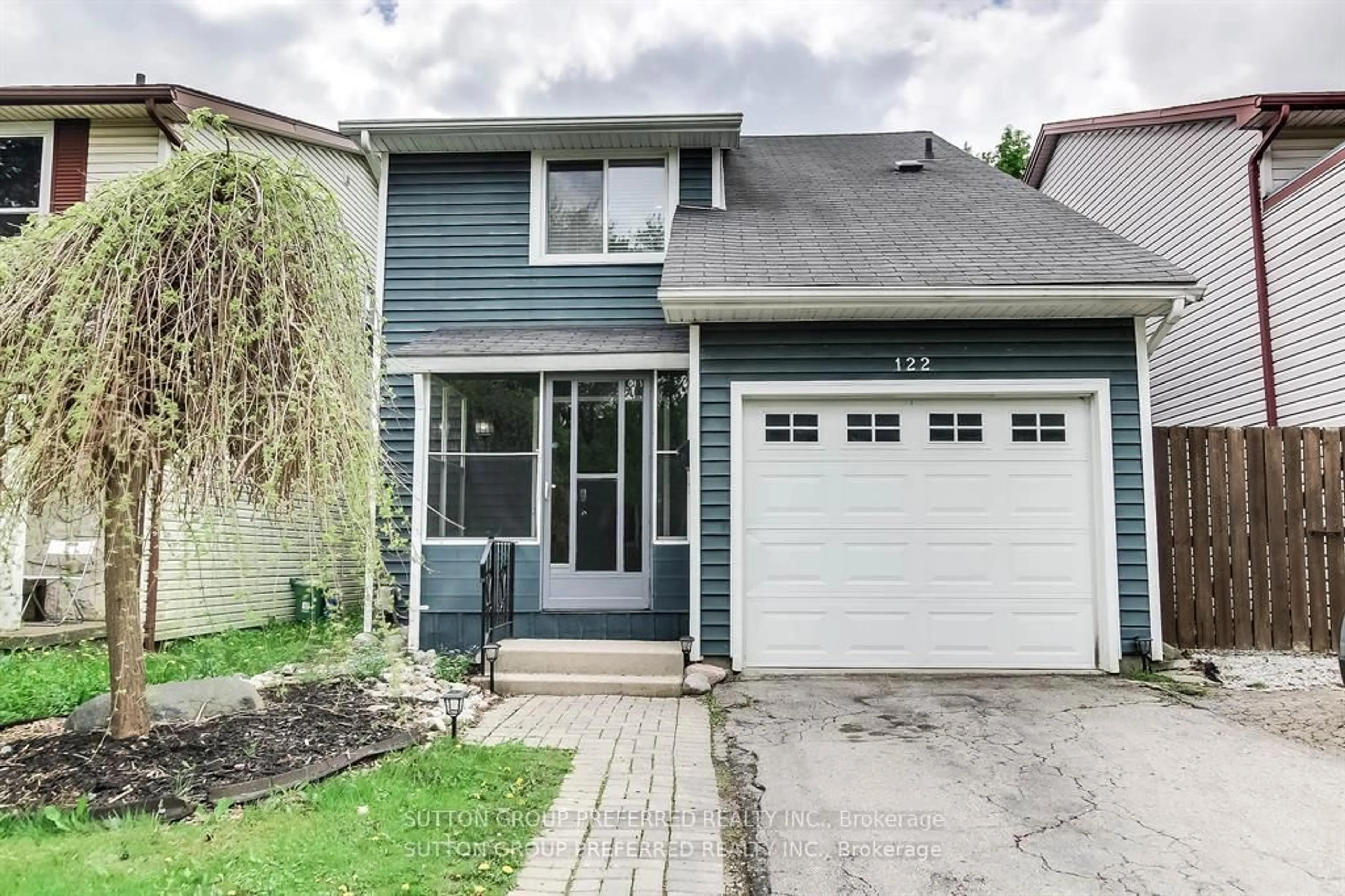 Home with vinyl exterior material, street for 122 Andover Dr, London South Ontario N6J 4C3