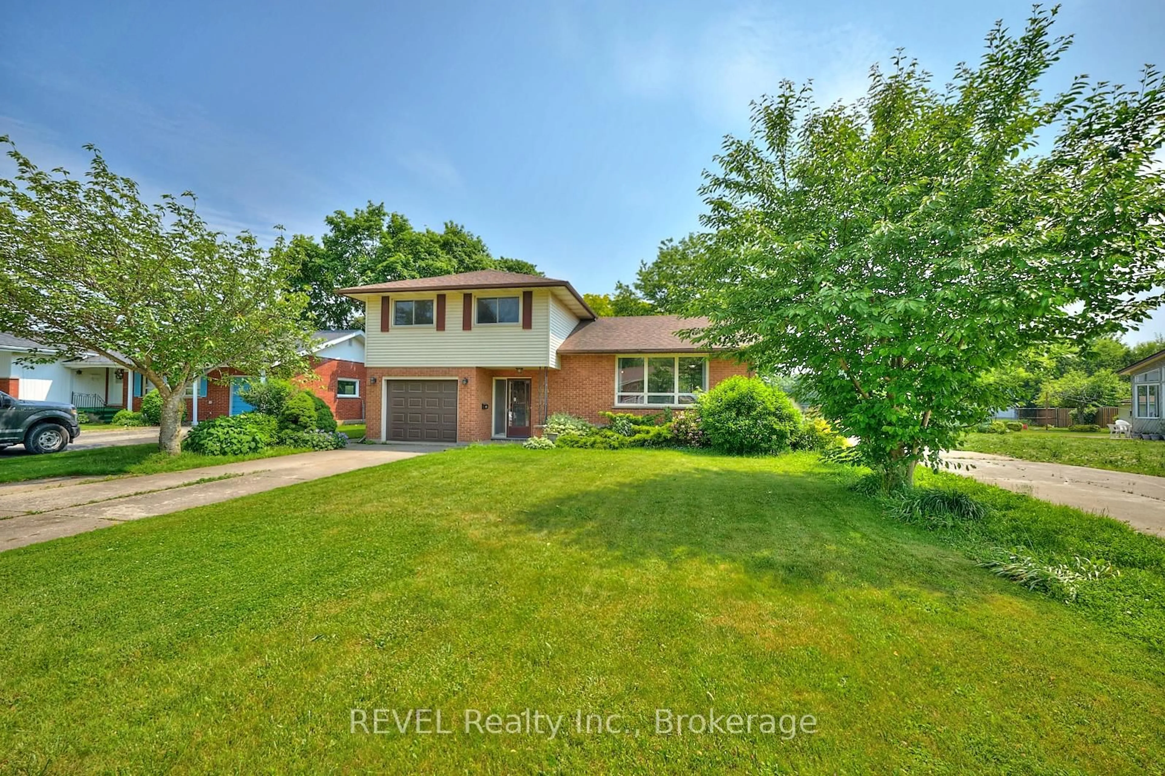 Unknown for 6724 McMicking St, Niagara Falls Ontario L2J 1X3