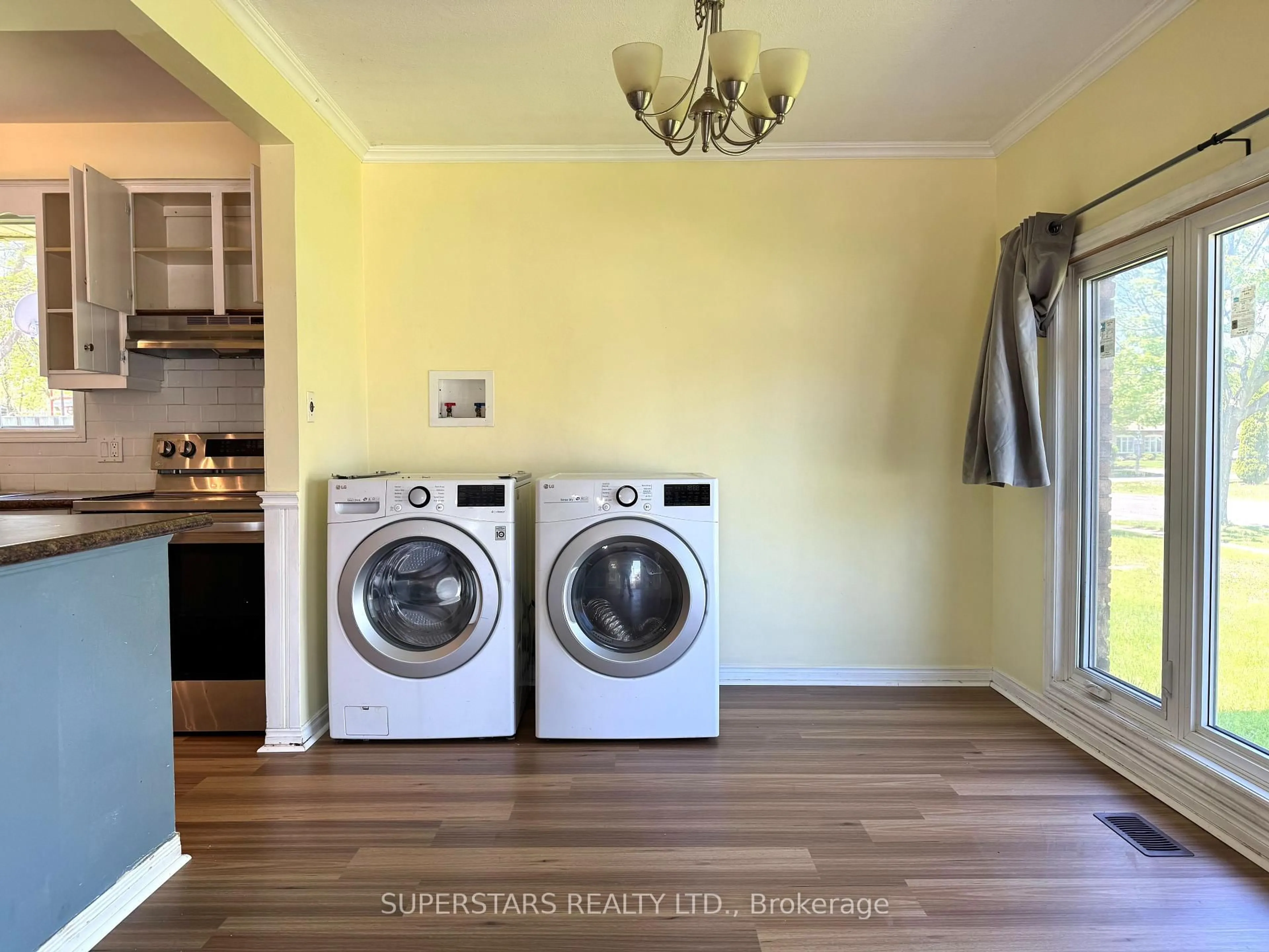 Laundry room for 157 ROLLING ACRES Dr, Welland Ontario L3C 6K6