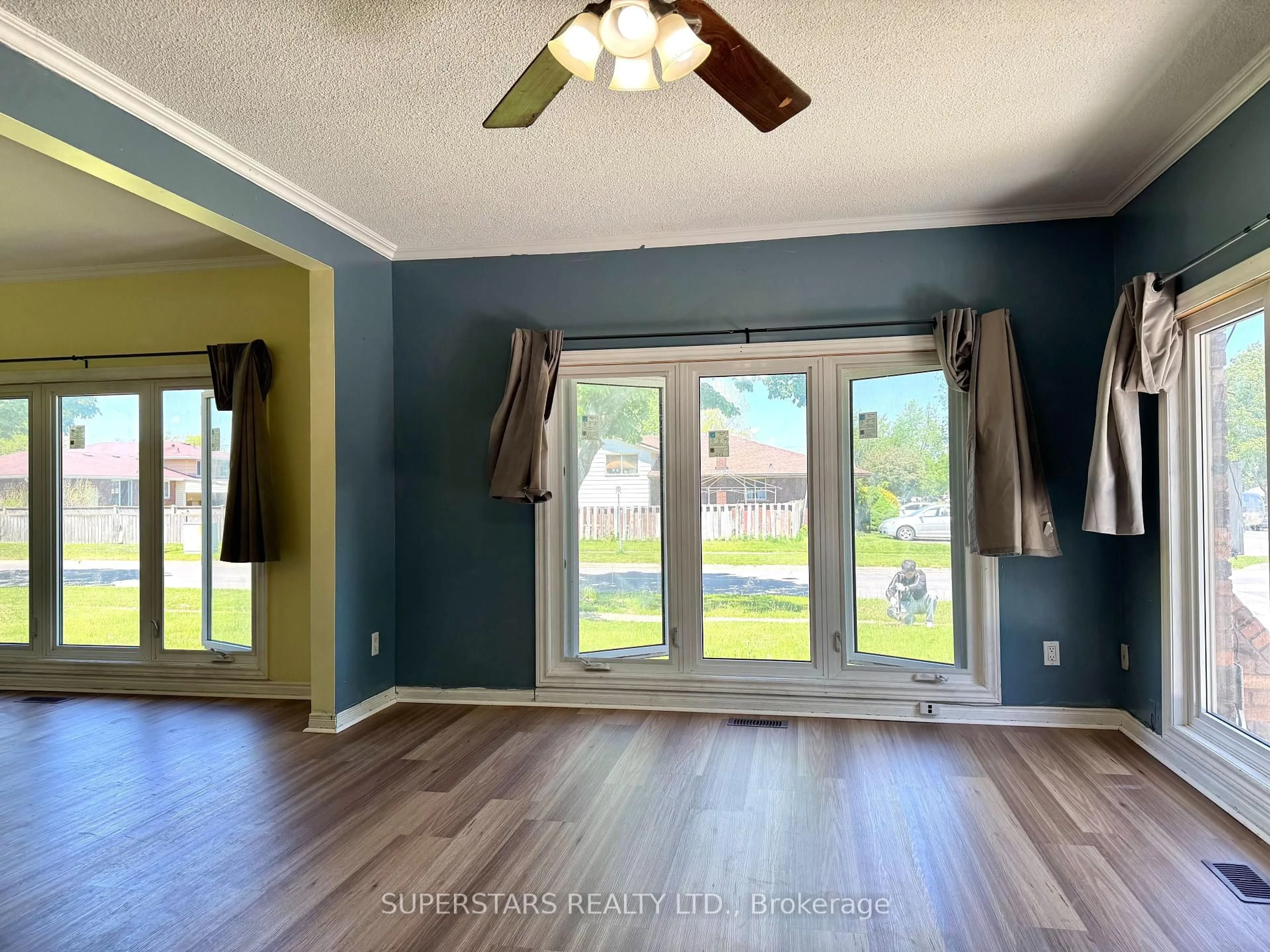 Indoor entryway for 157 ROLLING ACRES Dr, Welland Ontario L3C 6K6