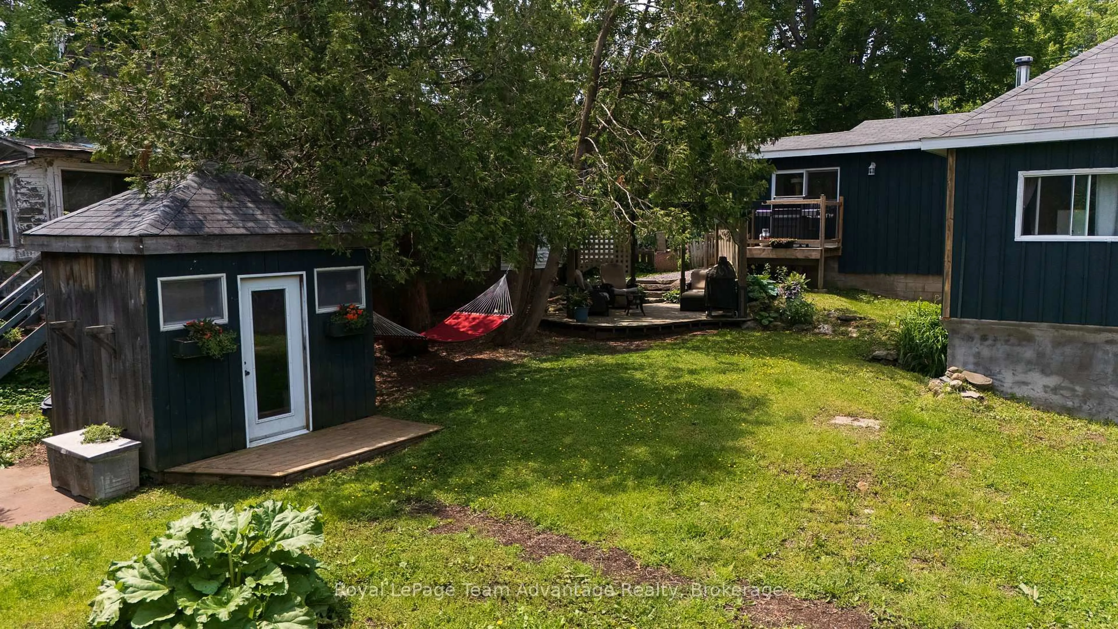 A pic from outside/outdoor area/front of a property/back of a property/a pic from drone, water/lake/river/ocean view for 296 High St, Georgian Bay Ontario P0C 1H0