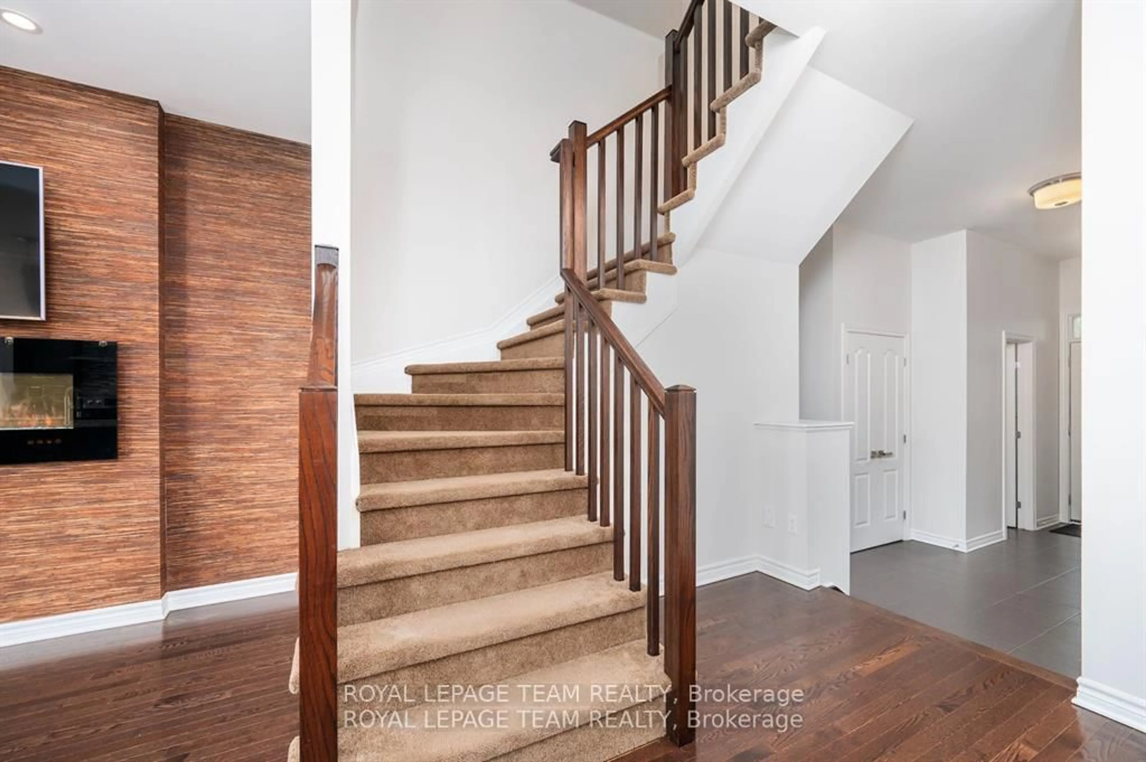 Stairs for 104 Helen Rapp Way, Ottawa Ontario K1T 0N4
