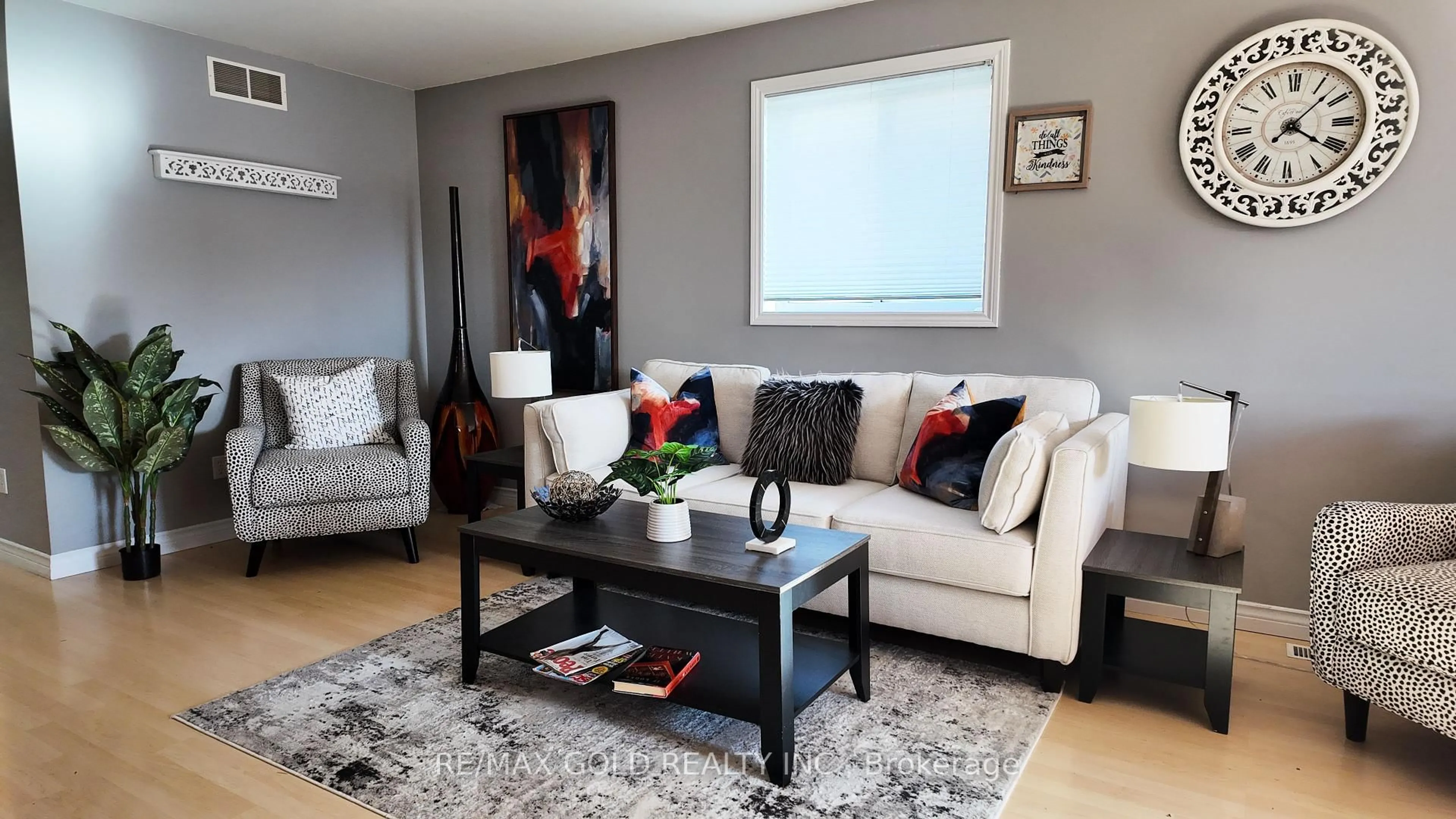Living room with furniture, unknown for 11428 Timber Bay Cres, Windsor Ontario N8R 2K9