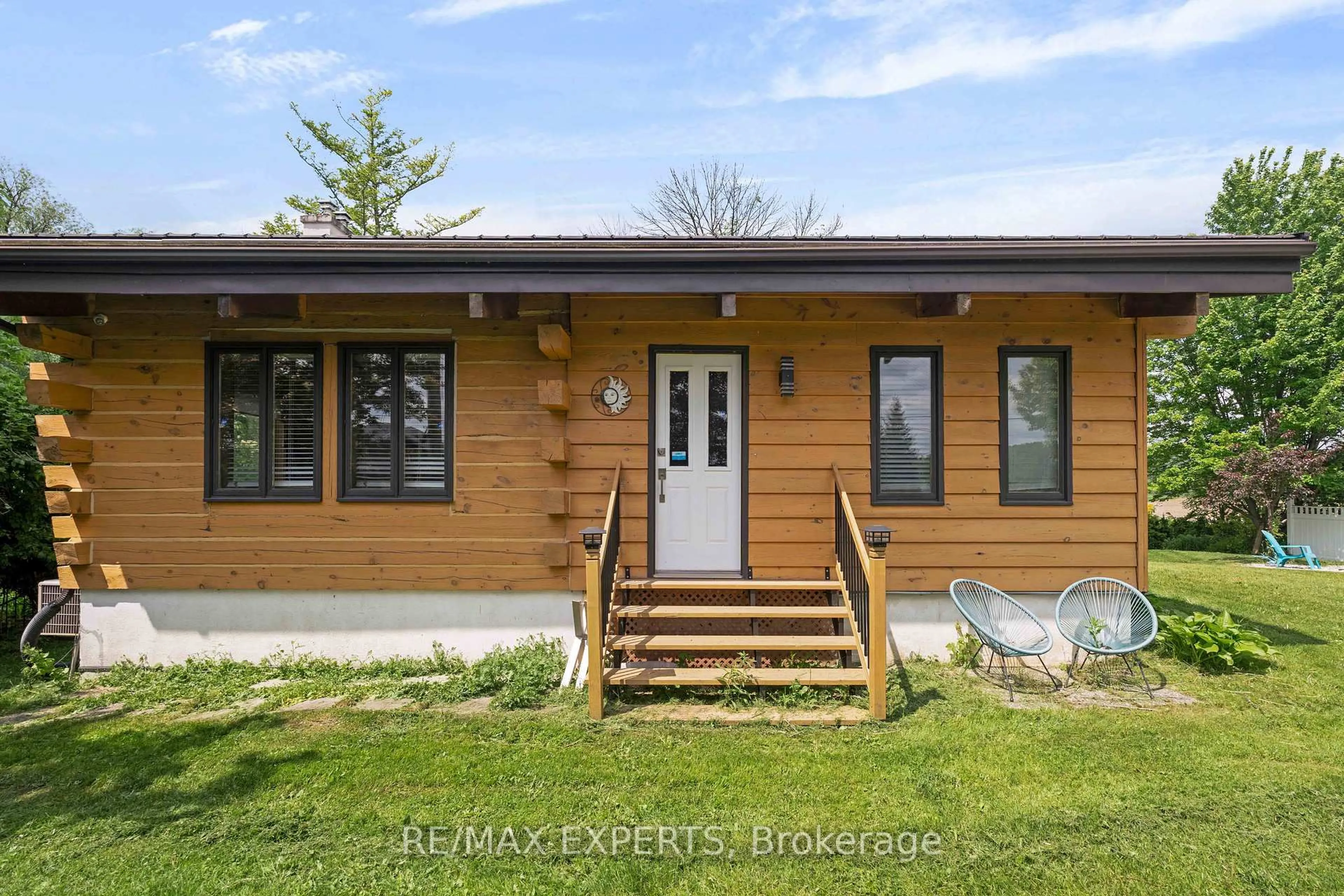 Home with vinyl exterior material, unknown for 795744 Grey Road 19, Blue Mountains Ontario L9Y 0P6