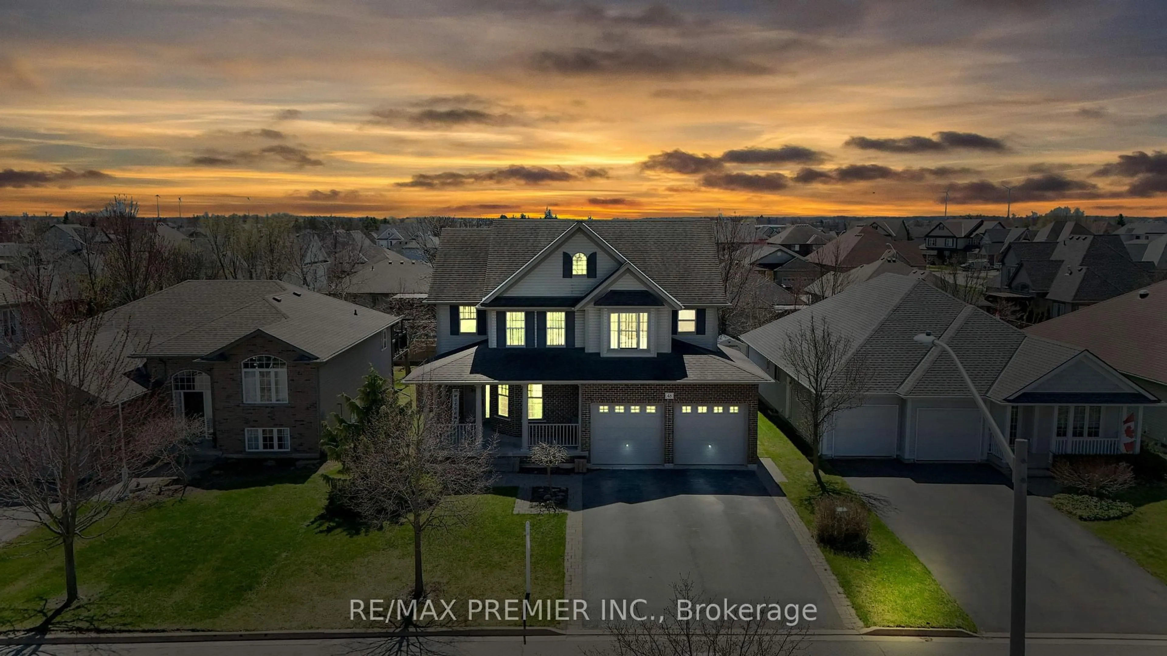 A pic from outside/outdoor area/front of a property/back of a property/a pic from drone, water/lake/river/ocean view for 48 Sarah Cres, West Lincoln Ontario L0R 2A0