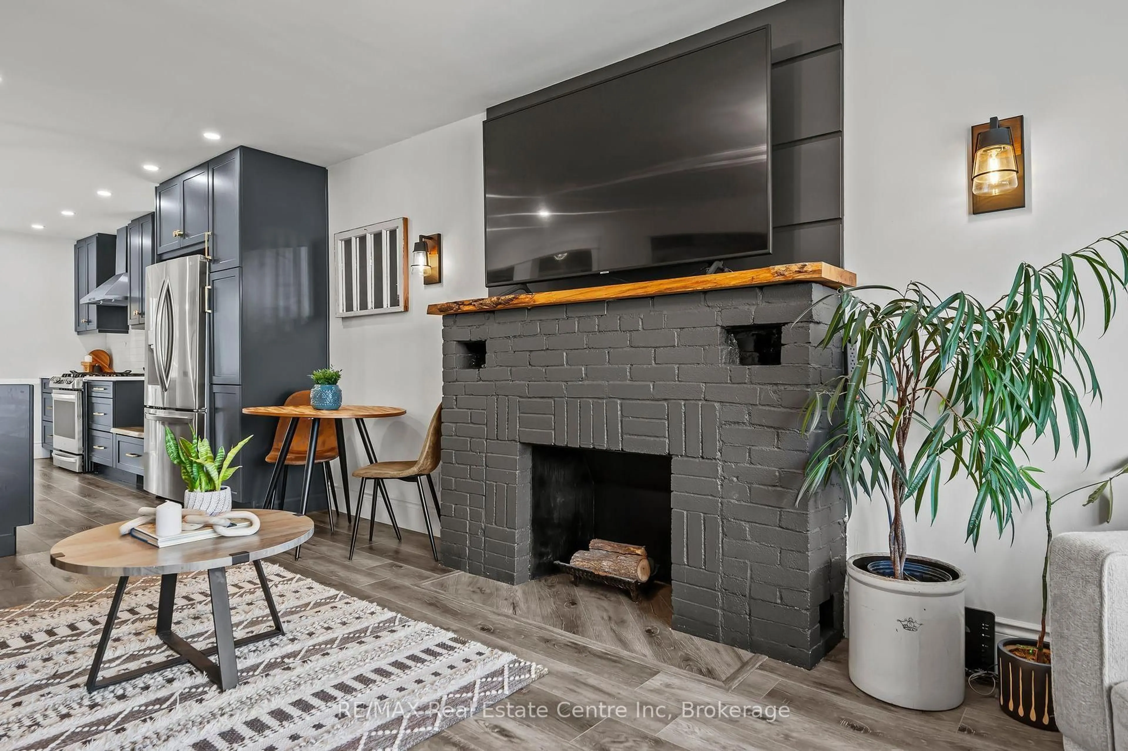 Unknown for 270 KATHLEEN St, Guelph Ontario N1H 4Y5