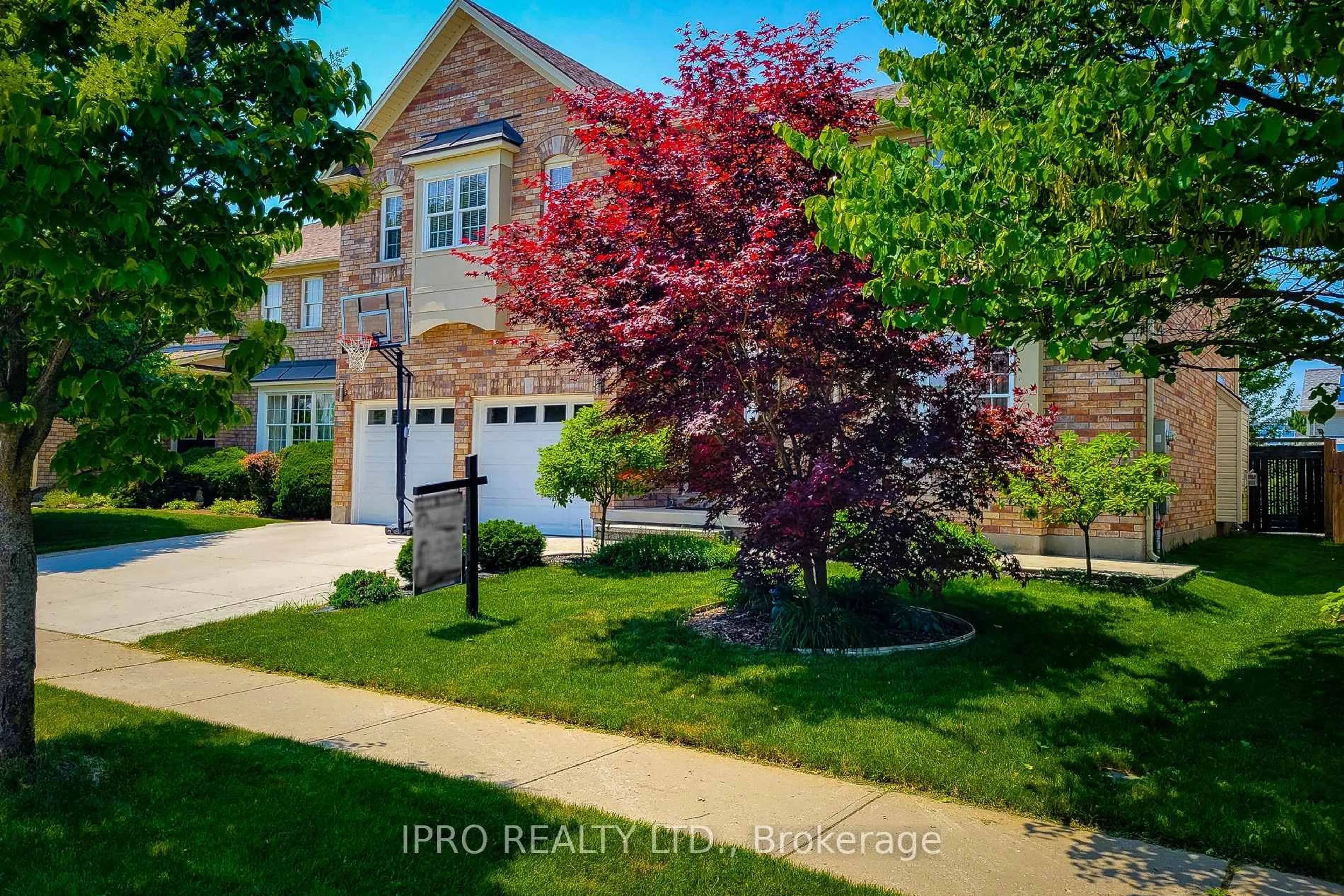 A pic from outside/outdoor area/front of a property/back of a property/a pic from drone, street for 44 Webb Ave, Brantford Ontario N3T 6S6