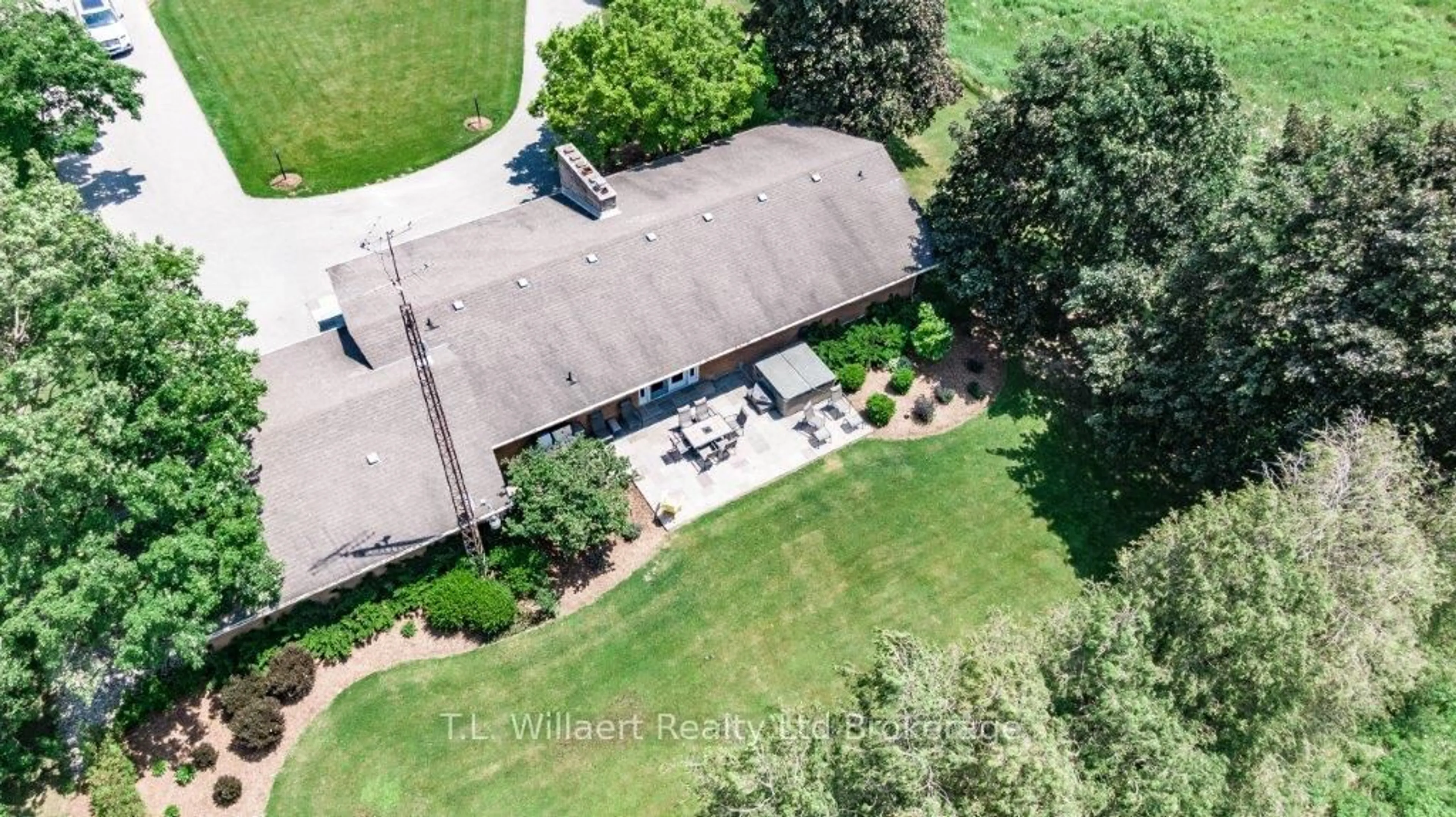 A pic from outside/outdoor area/front of a property/back of a property/a pic from drone, unknown for 292321 Culloden Line, South-West Oxford Ontario N0L 1C0