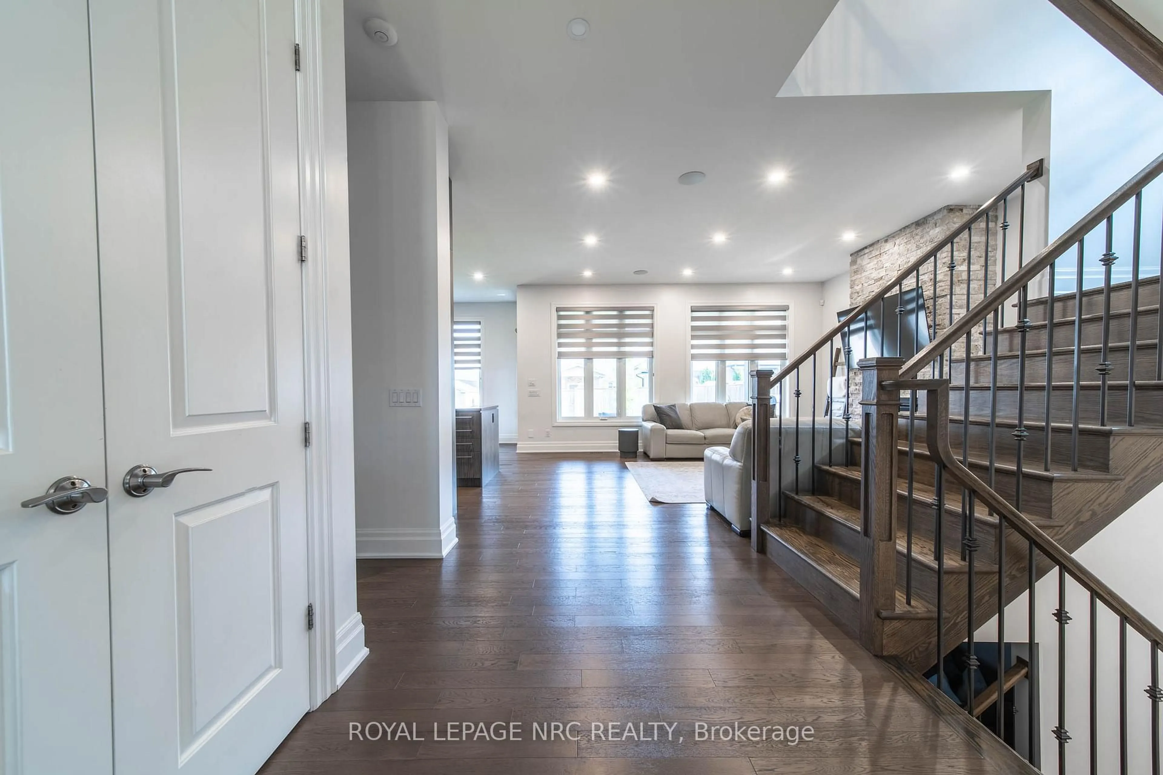 Indoor entryway for 5 Autumn Ave, Thorold Ontario L2V 0B6