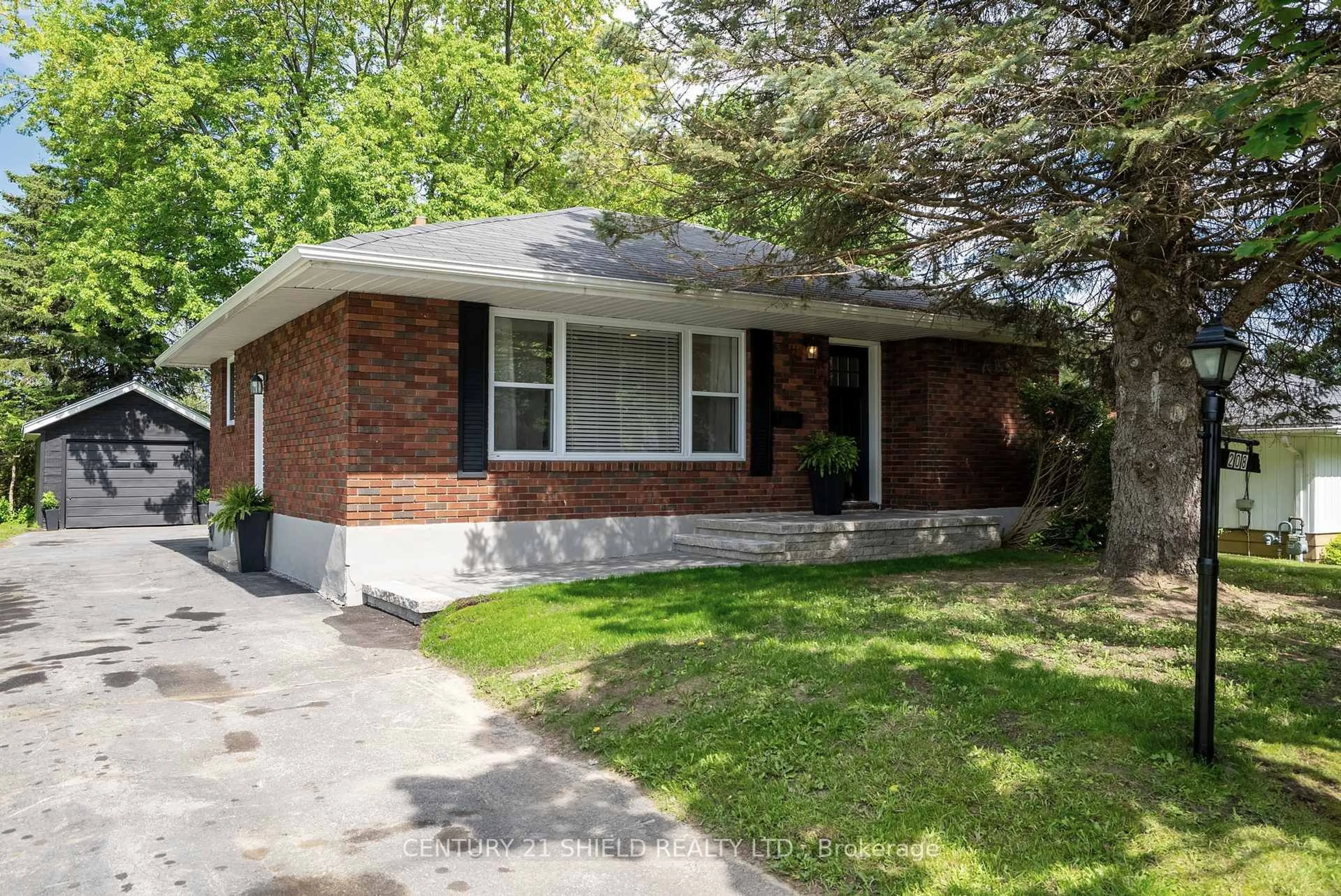 Home with brick exterior material, street for 208 Anthony St, Cornwall Ontario K6H 5K3
