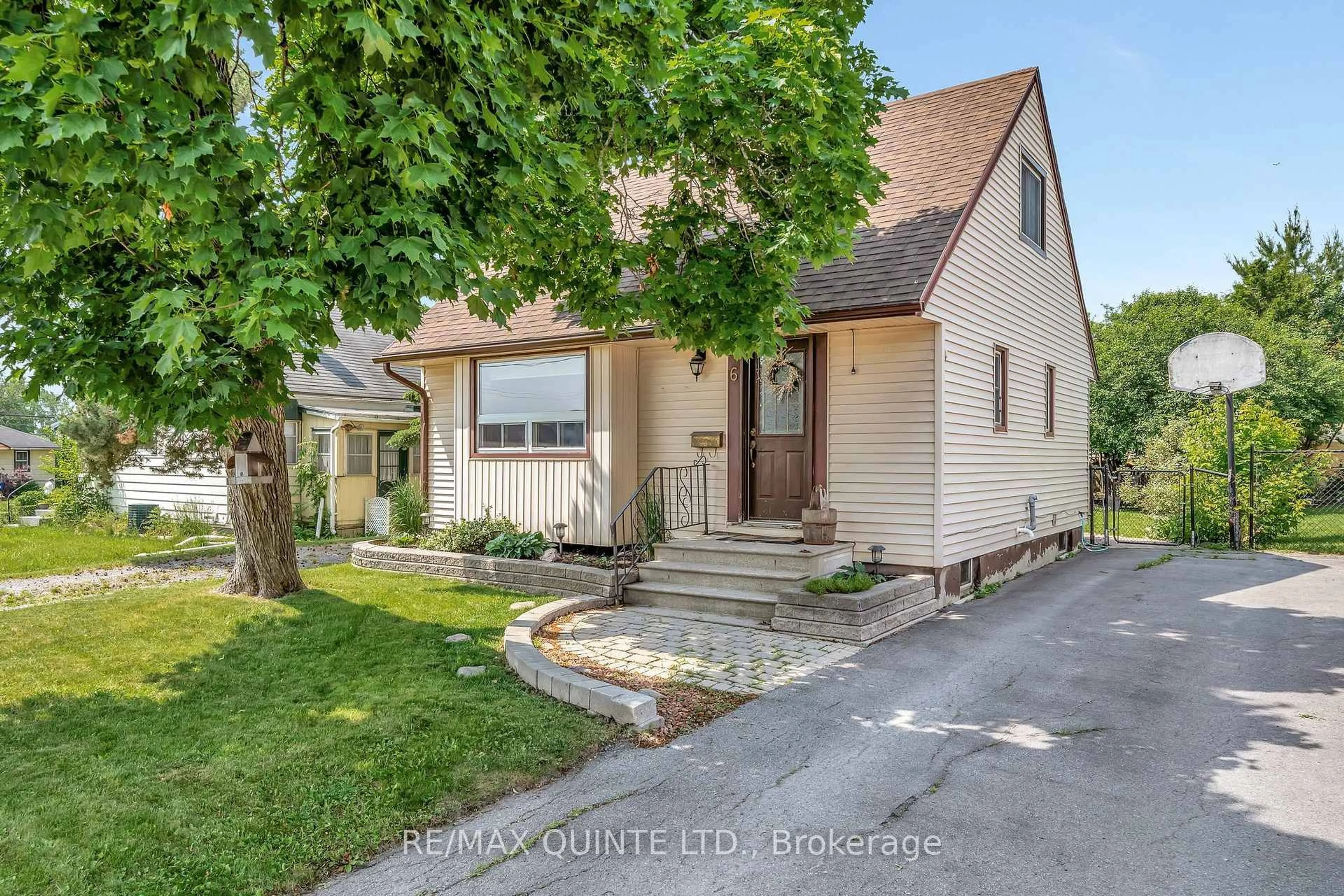 Unknown for 6 Fourth St, Belleville Ontario K8N 4S1