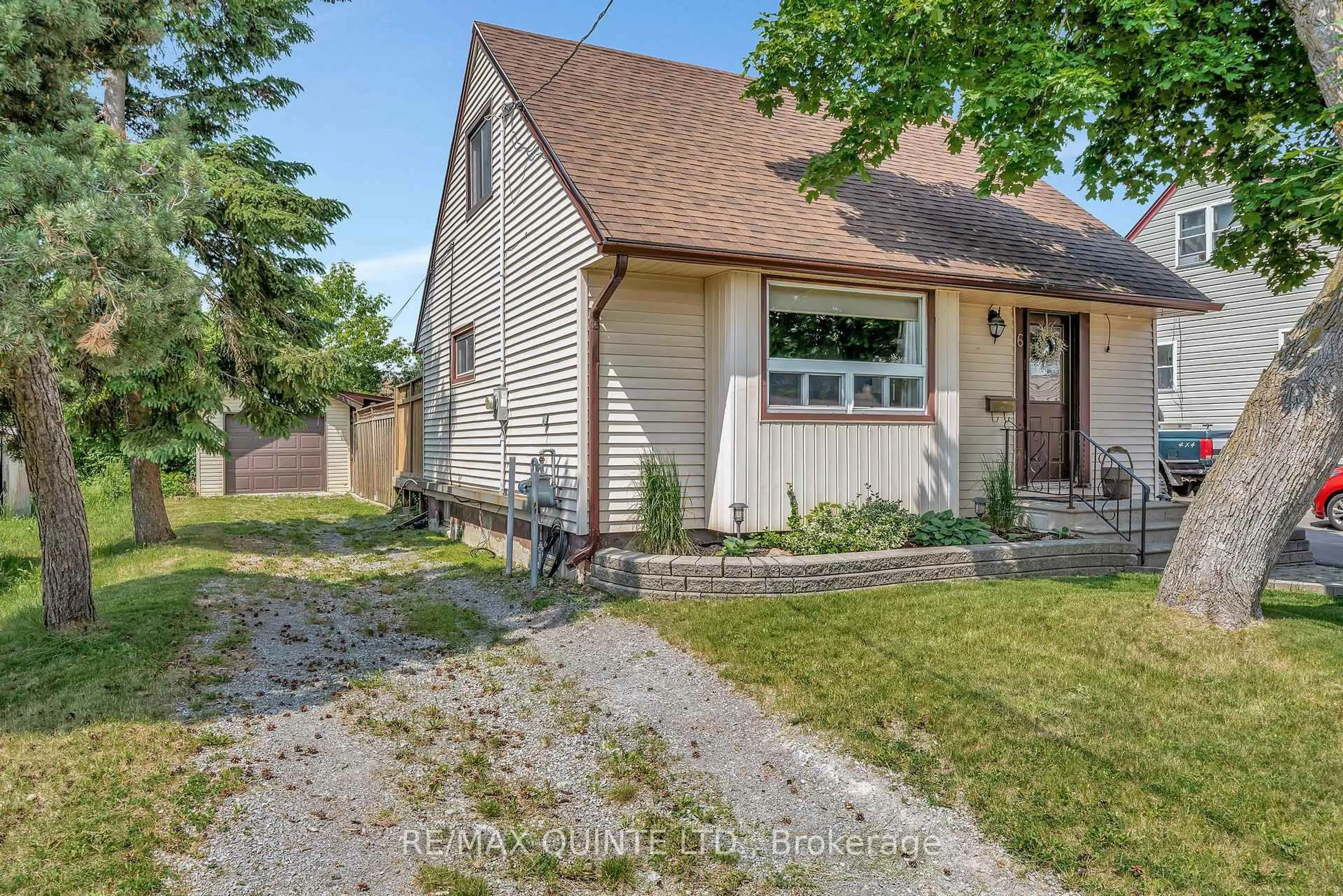 Unknown for 6 Fourth St, Belleville Ontario K8N 4S1