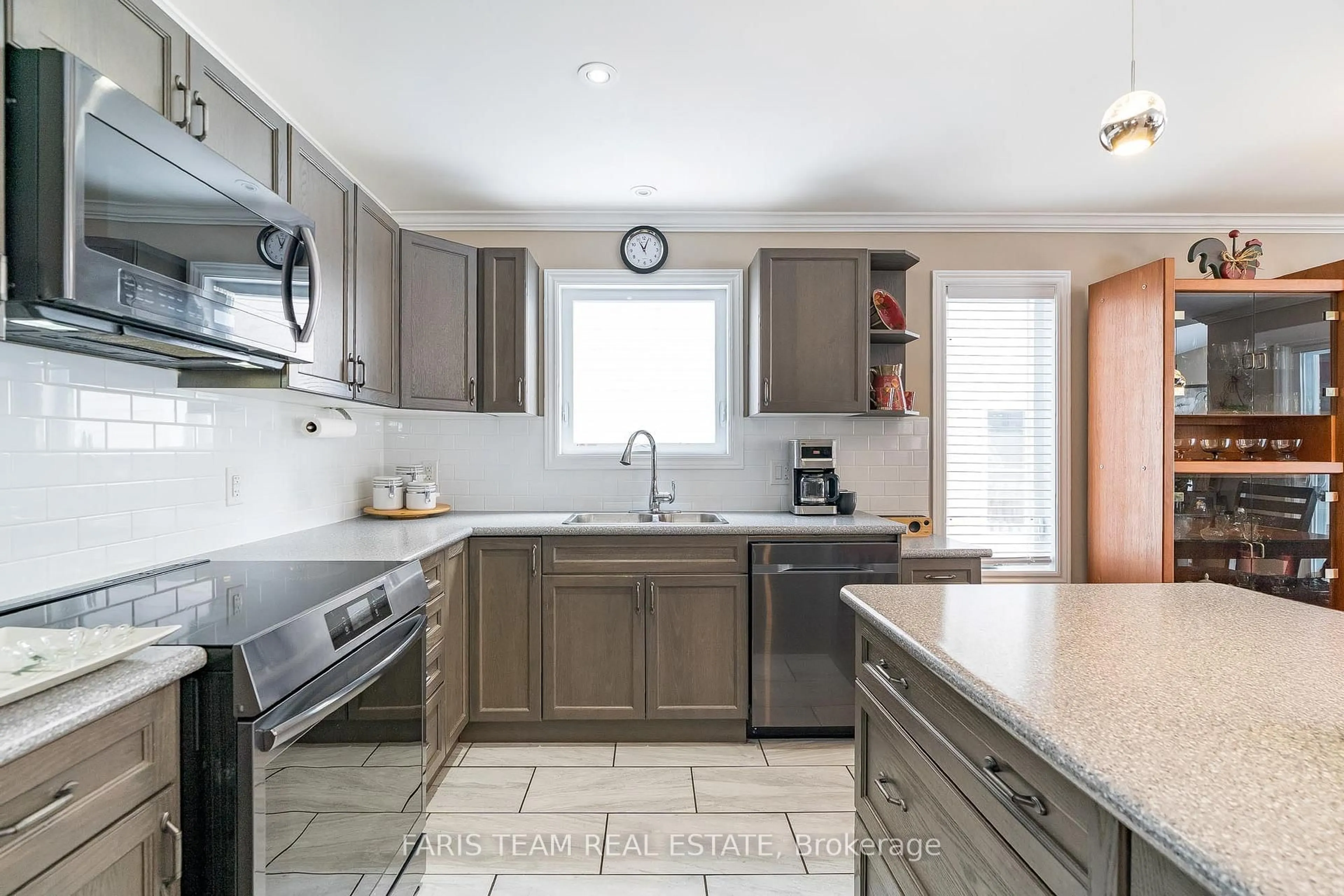 Open concept kitchen, ceramic/tile floor for 145 Pineridge Gate, Gravenhurst Ontario P1P 1Z1