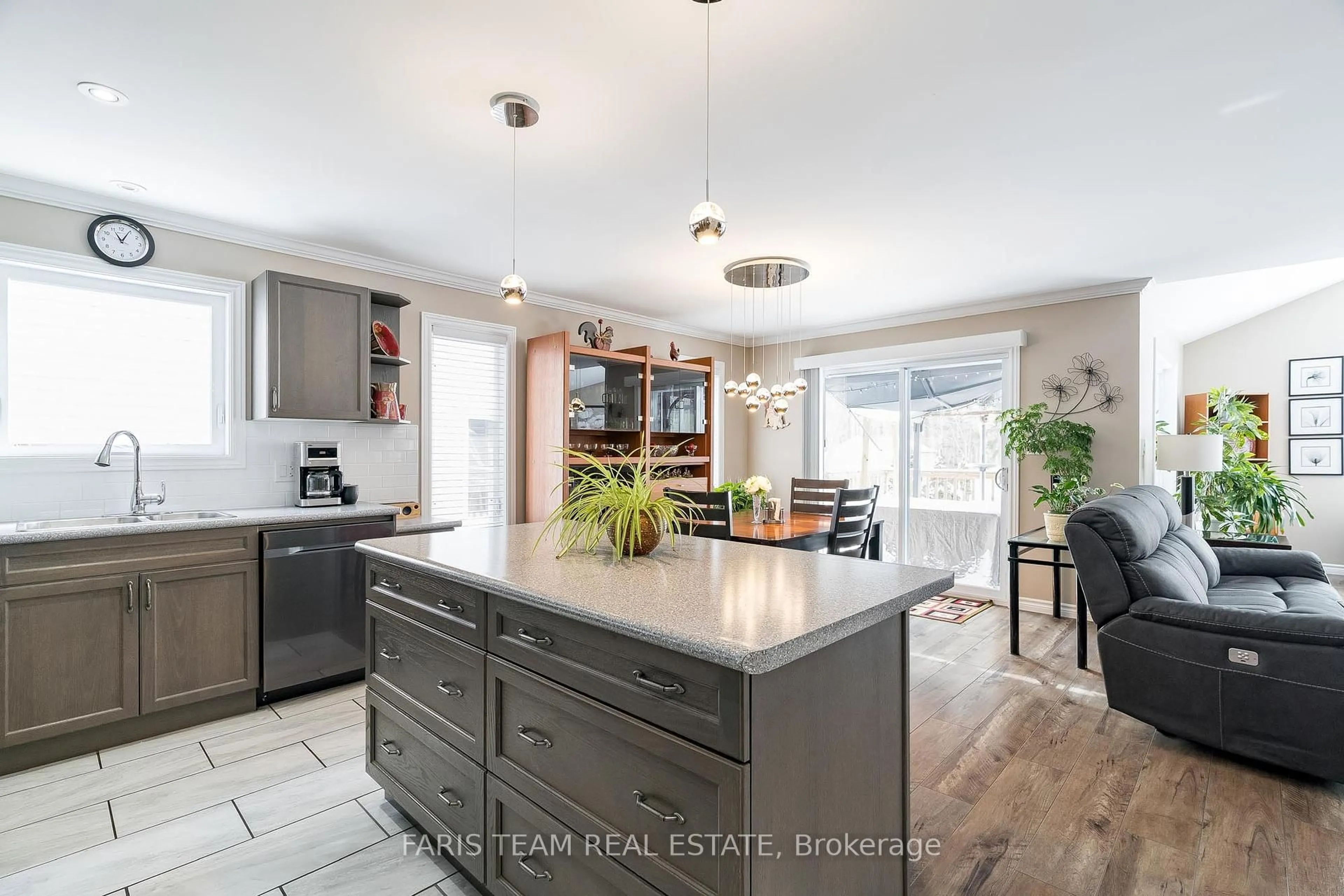 Open concept kitchen, ceramic/tile floor for 145 Pineridge Gate, Gravenhurst Ontario P1P 1Z1